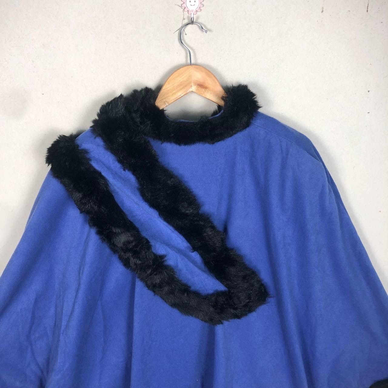 Cloak Japan Avant Garde Shearling Purple Poncho Cloaks Capes Size US L / EU 52-54 / 3 - 5 Thumbnail