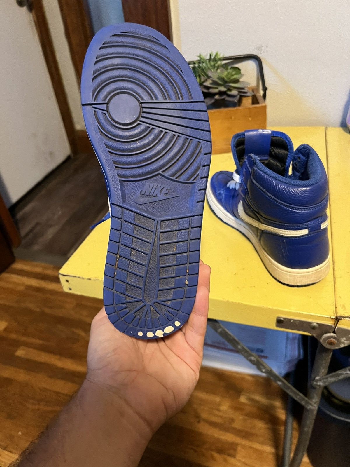 Nike Nike Jordan 1 Retro High OG Hyper Royal Sail Size 8.5 Size US 8.5 / EU 41-42 - 6 Thumbnail