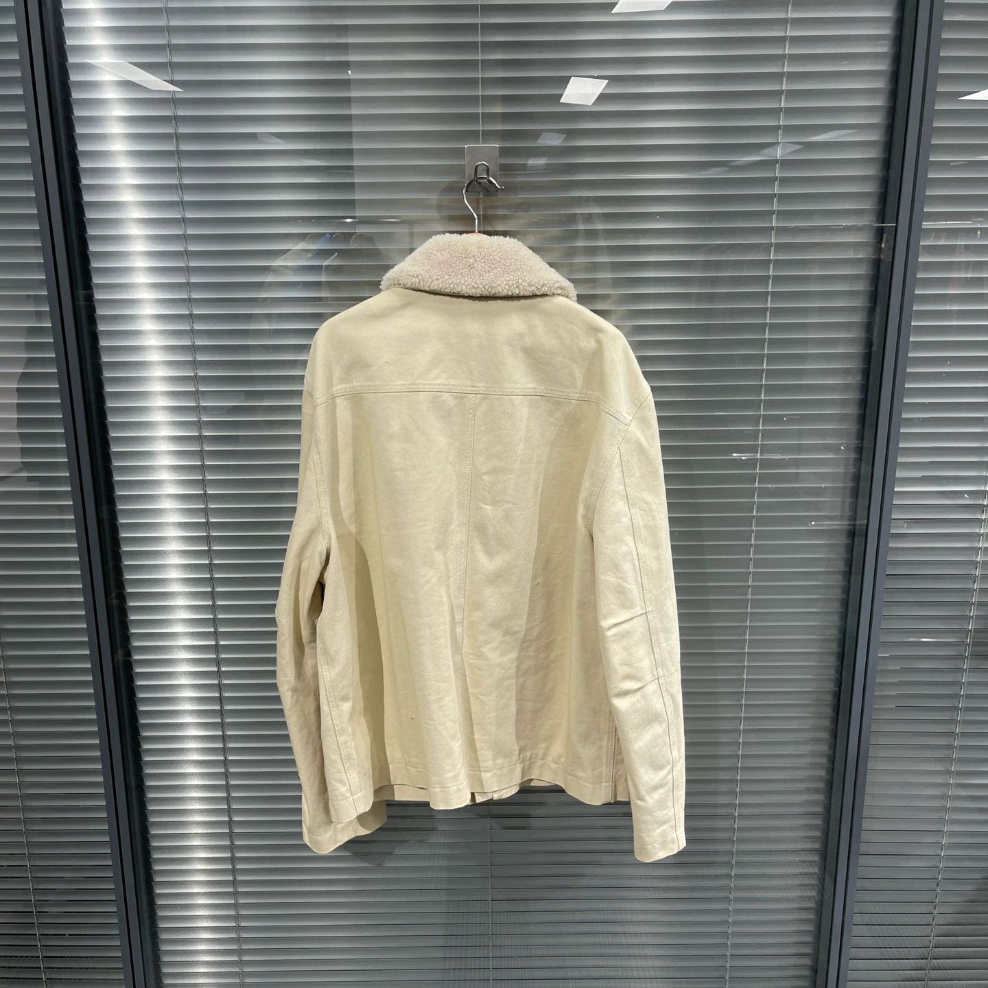 Louis Vuitton Louis Vuitton embossed Monogram lumberjack jacket Size US L / EU 52-54 / 3 - 2 Thumbnail