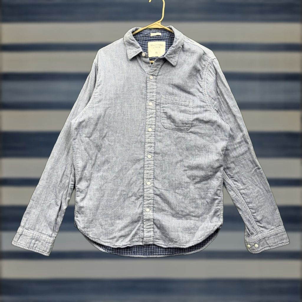 Abercrombie & Fitch Abercrombie & Fitch Shirt Mens XL Blue Chambray Button Up Y2K Preppy Muscle Size US XL / EU 56 / 4 - 1 Thumbnail