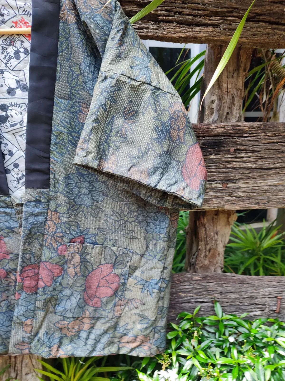 Japanese Brand Vintage Floral Kimono Jacket with Mickey Mouse Comic Lining Size US L / EU 52-54 / 3 - 10 Thumbnail