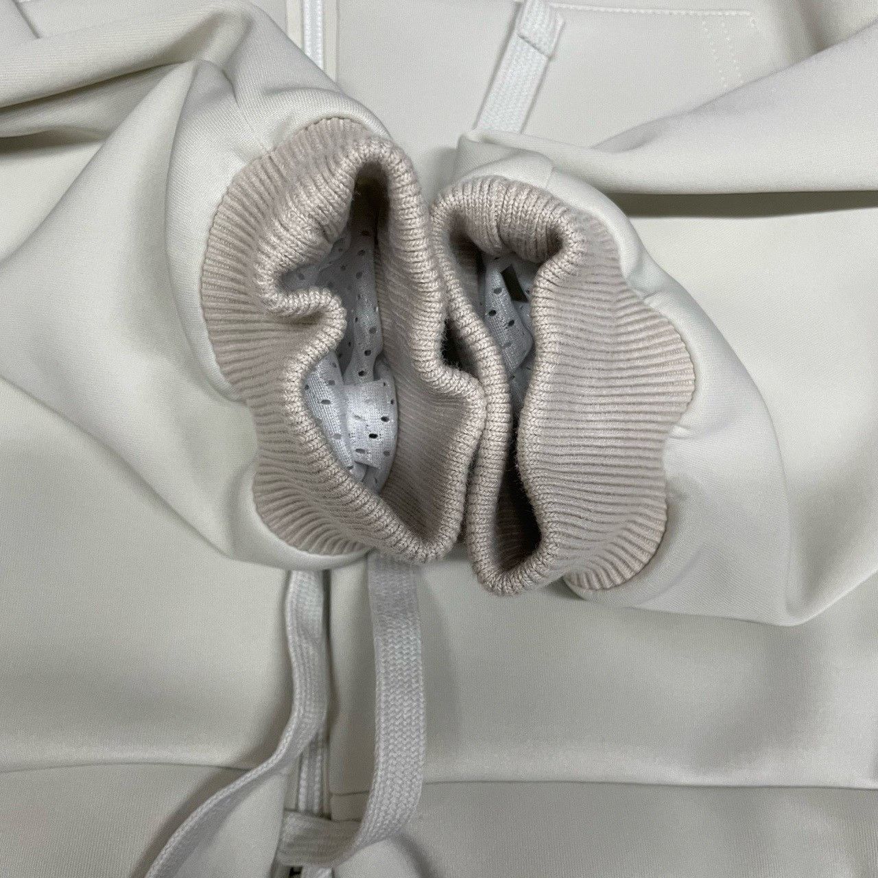 Gucci Gucci White three-dimensional embossed logo zipper hoodie 2 Size US XS / EU 42 / 0 - 6 Thumbnail
