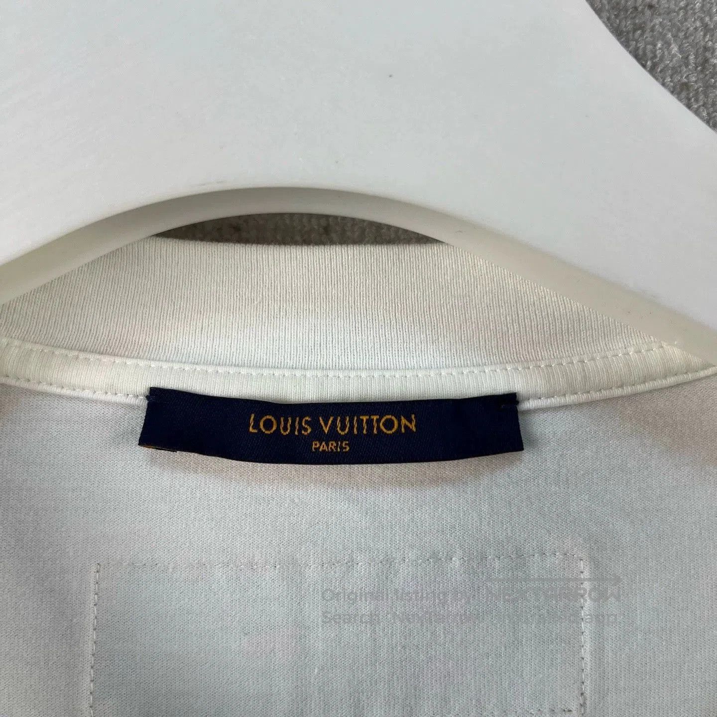 Louis Vuitton Louis Vuitton FW22 Logo Print Crewneck Tee. Size US XL / EU 56 / 4 - 4 Thumbnail