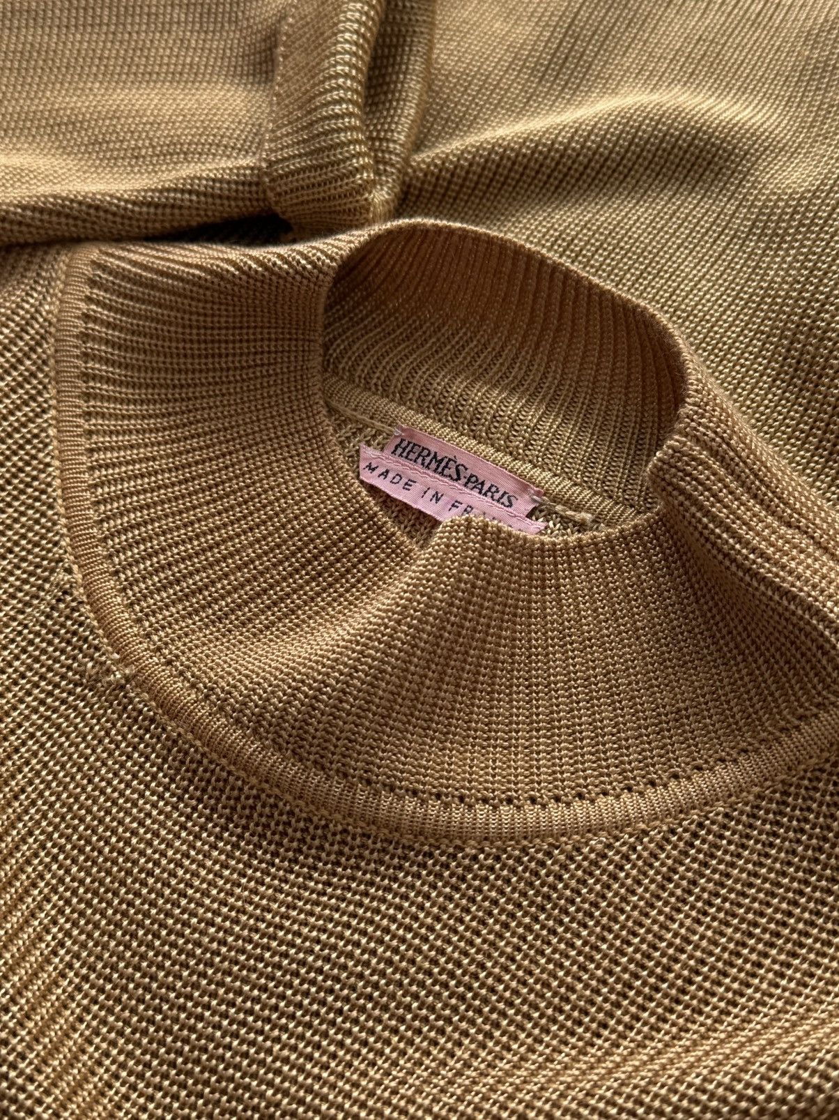 Hermes × Vintage Vintage 80s Hermes Paris Women’s Gold Silk Sweater Size S / US 4 / IT 40 - 7 Thumbnail