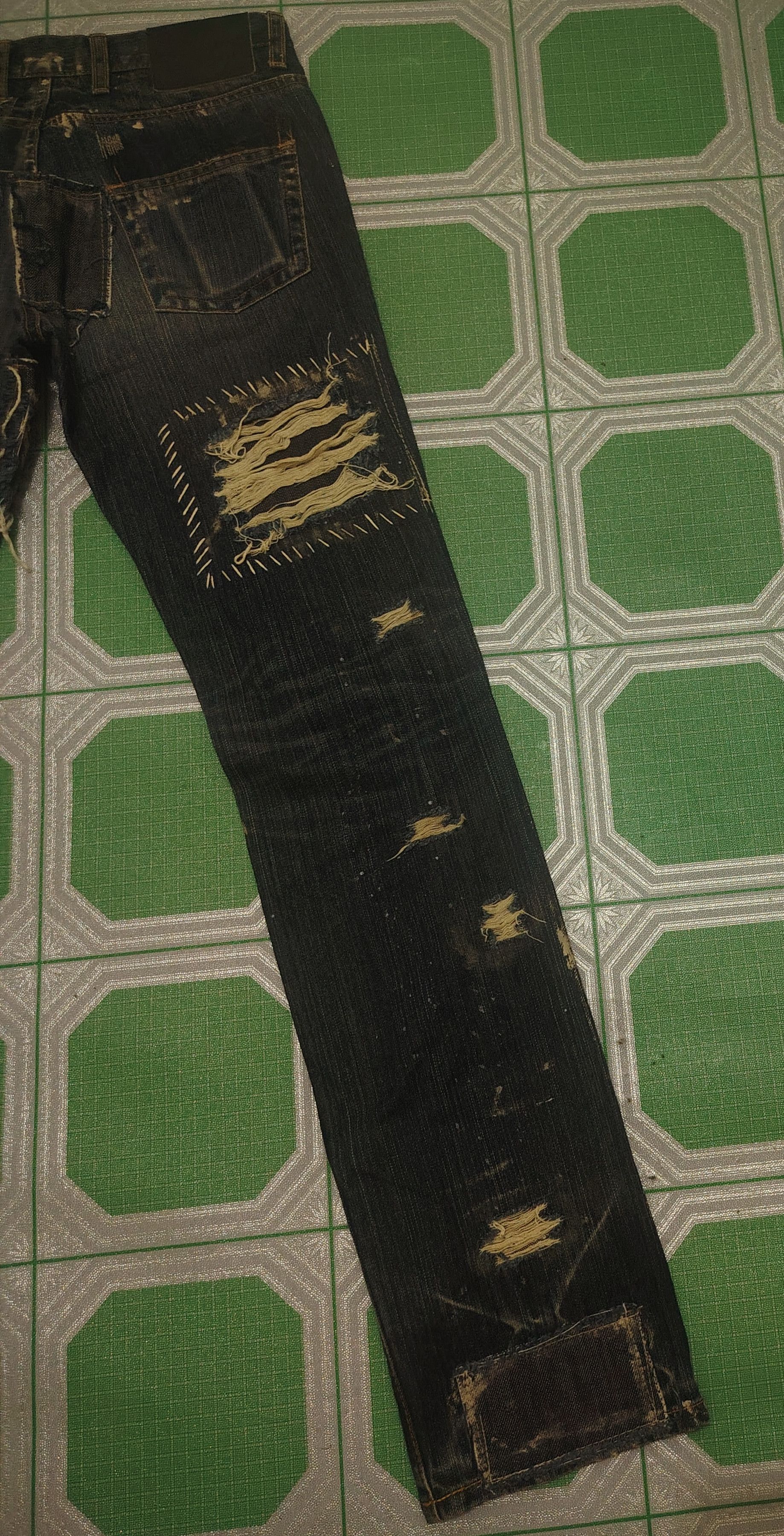Who Decides War Japanese Casper John Distressed Thrashed jeans Size US 28 / EU 44 - 14 Thumbnail
