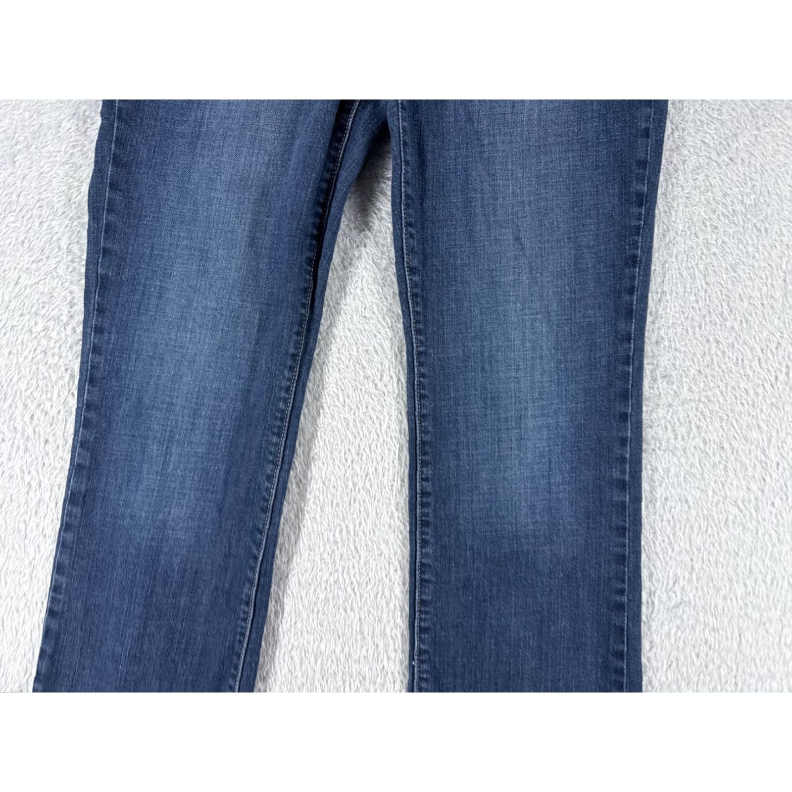 Old Navy Old Navy Jeans Women 10 Blue Denim Bootcut Low Rise 31x31 Regular Inseam 31 Denim Cotton 5-Pocket Solid Color Jeans Size 32" / US 10 / IT 46 - 3 Thumbnail