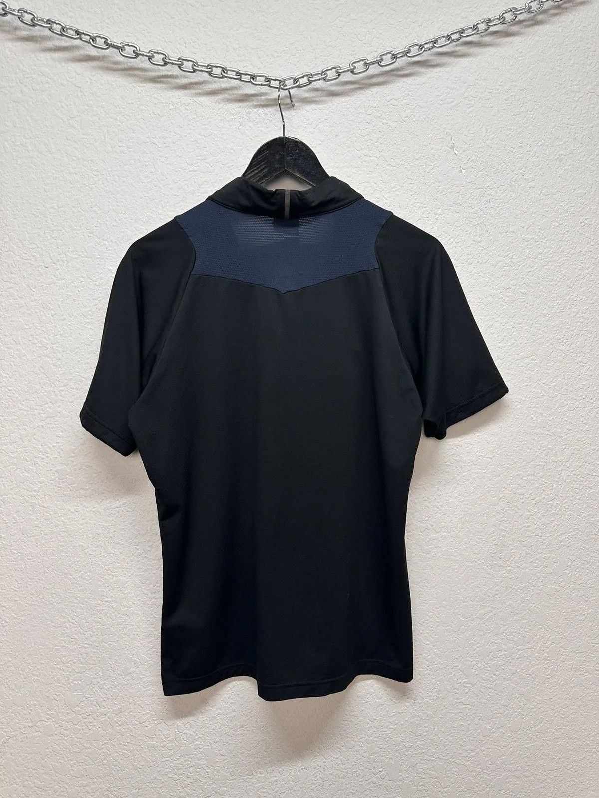 Oakley Vintage Oakley T-shirt Y2k nylon gore cope outdoor jacket Size US M / EU 48-50 / 2 - 12 Thumbnail