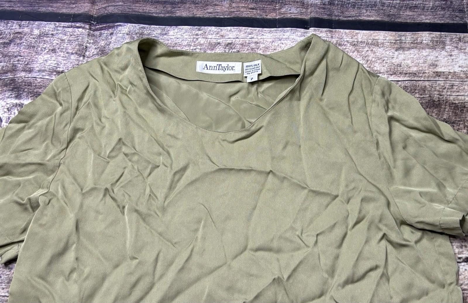 Ann Taylor 90s Ann Taylor Silk Top Women's Size Petite Green VTG Size S / US 4 / IT 40 - 4 Thumbnail