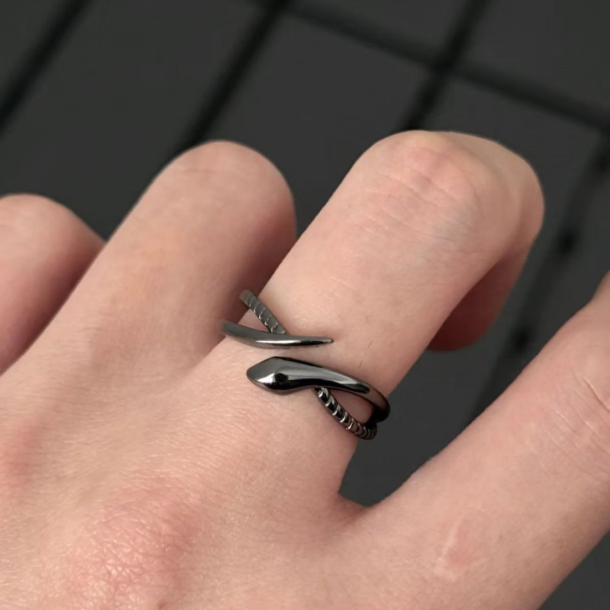 VIBE Retro Punk Rope Snake Black Ring Size ONE SIZE - 2 Thumbnail