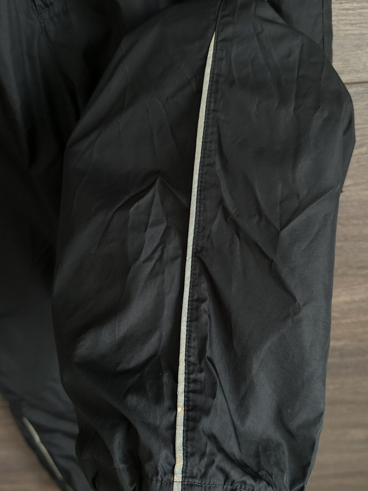 Nike Vintage 00’s Nike Mini Swoosh Y2K Nylon Track Pants Size XXL Size US 40 / EU 56 - 10 Thumbnail