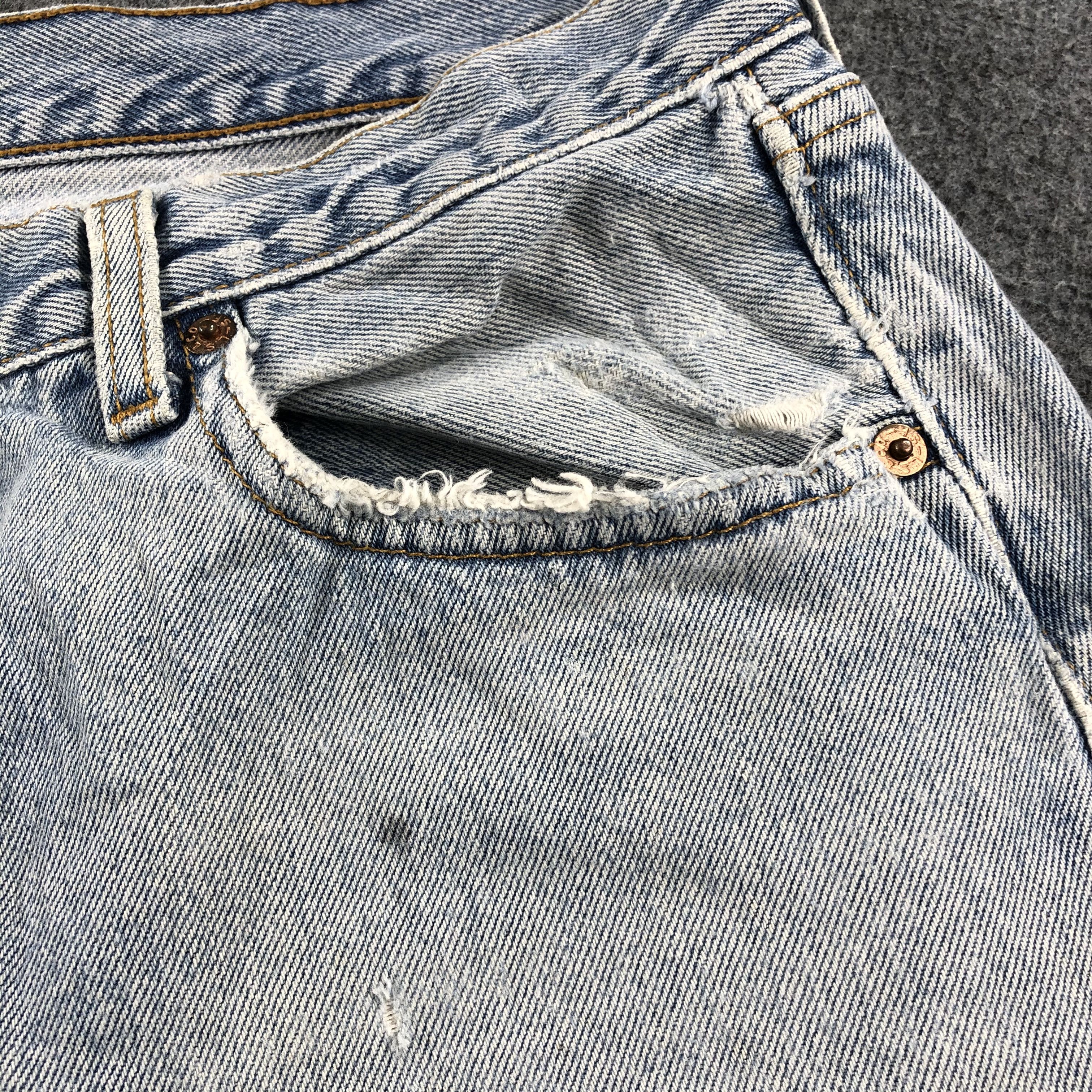 Levi's 90s Vintage Blue Wash Levis 501 Jeans-J2550 Size US 32 / EU 48 - 12 Thumbnail