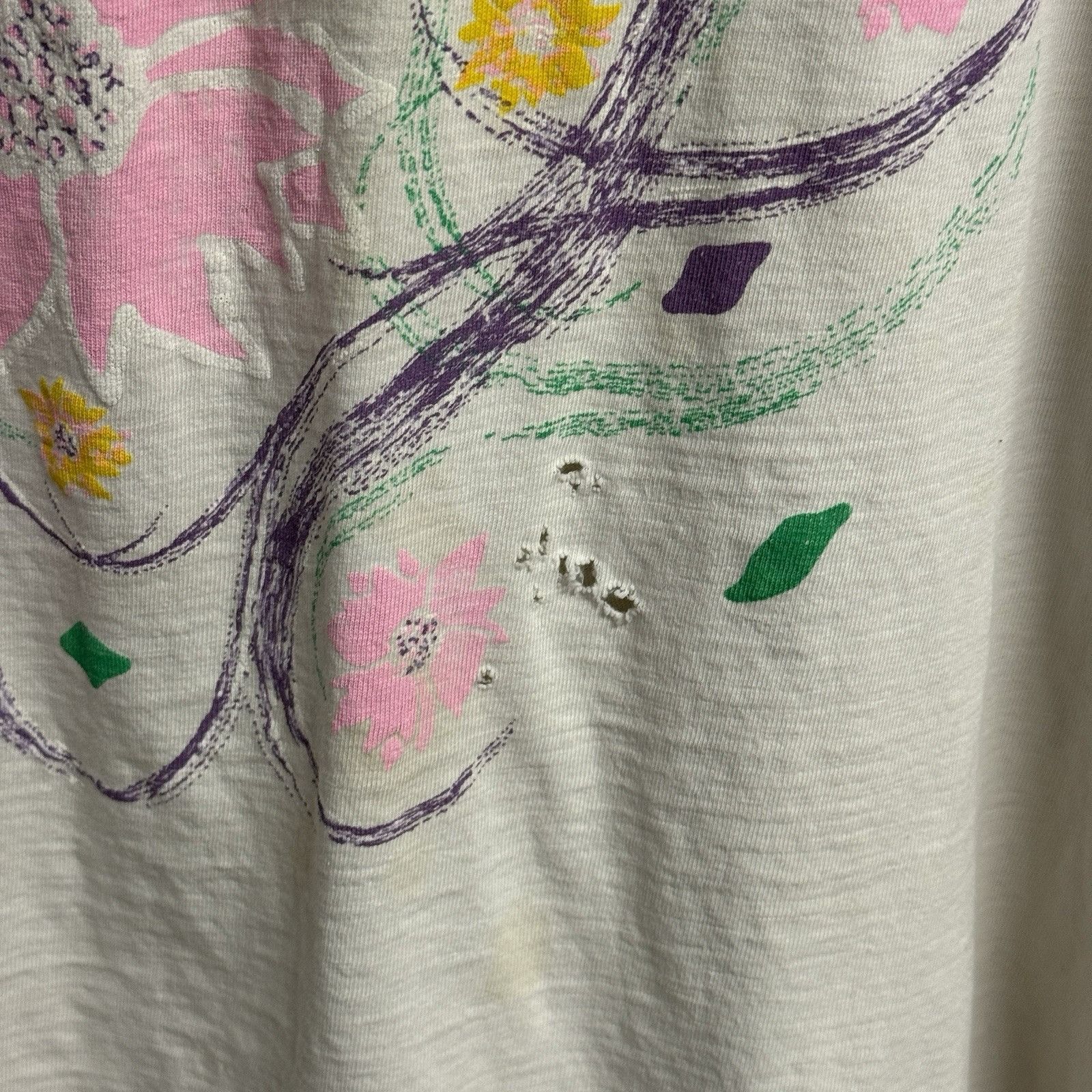 Vintage Vintage 90s Flower Art T Shirt White Single Stitch Size L Size US L / EU 52-54 / 3 - 7 Thumbnail