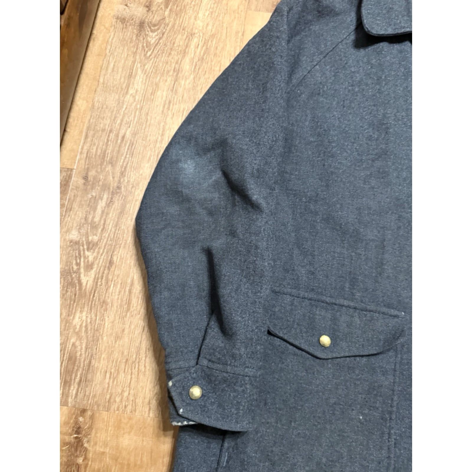 Pendleton VINTAGE Pendleton Mens XL Gray Thinsulate 100% Virgin Wool Coat Made In USA *FLAWS Size US XL / EU 56 / 4 - 7 Thumbnail
