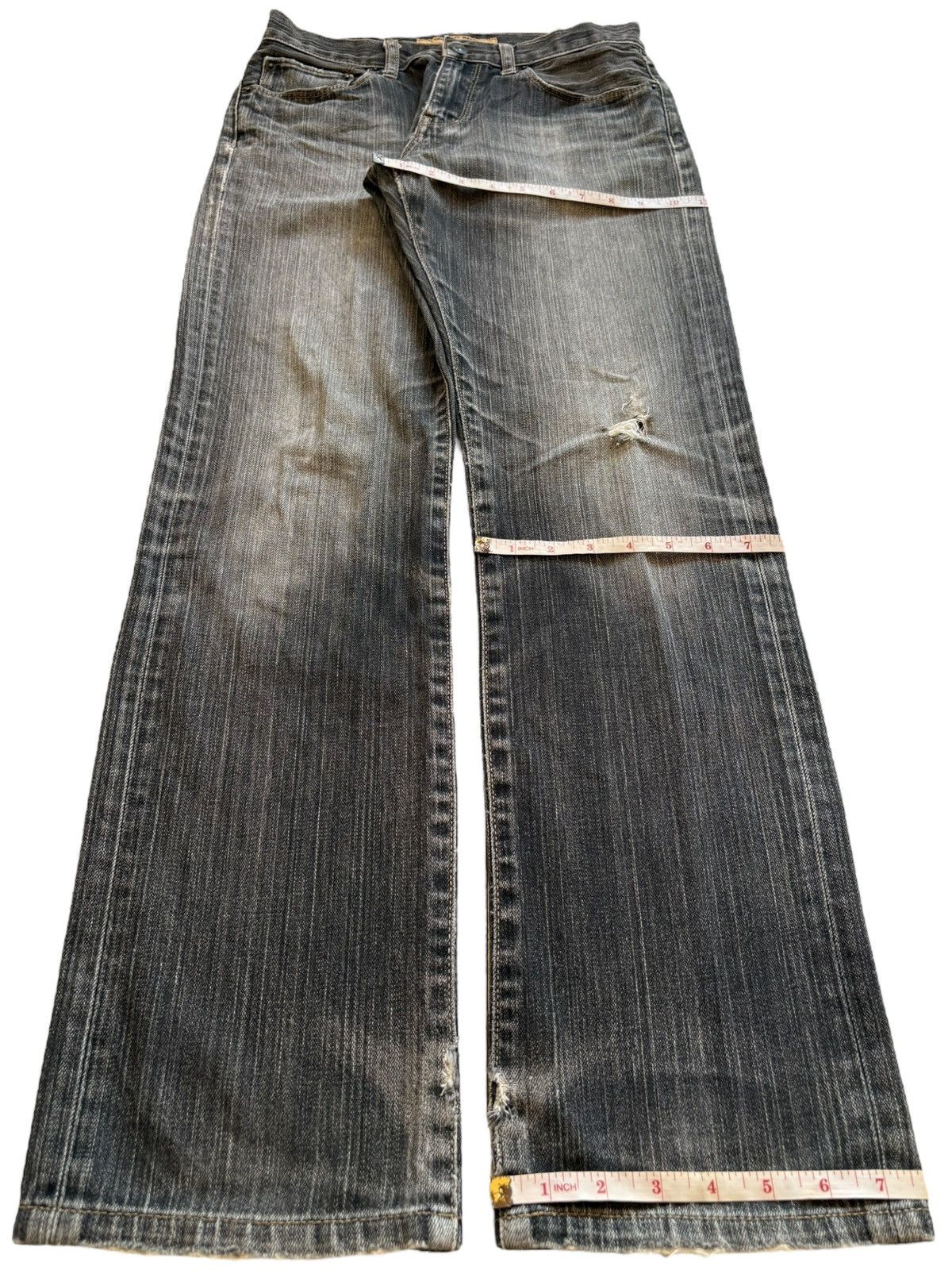 Uniqlo SALES🔥Vintage Uniqlo Faded Wash Distressed Loose Jeans Size US 28 / EU 44 - 14 Thumbnail