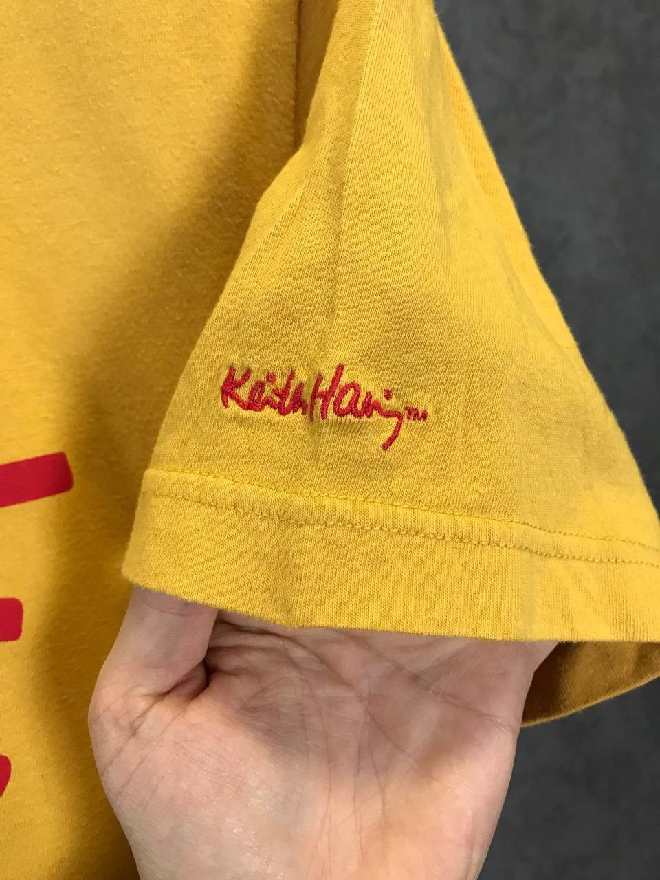 Designer × Keith Haring × Uniqlo Keith Haring x Uniqlo designer big logo tee Size US M / EU 48-50 / 2 - 7 Thumbnail