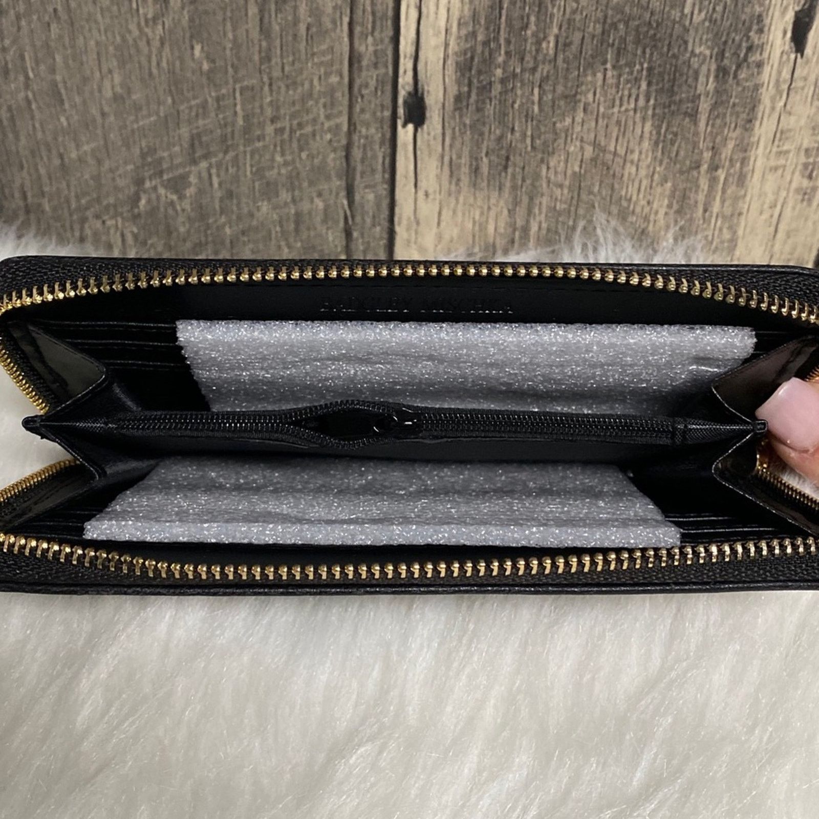 Badgley Mischka NWT Badgley Mischka Black Vegan Leather Wallet Size ONE SIZE - 6 Thumbnail