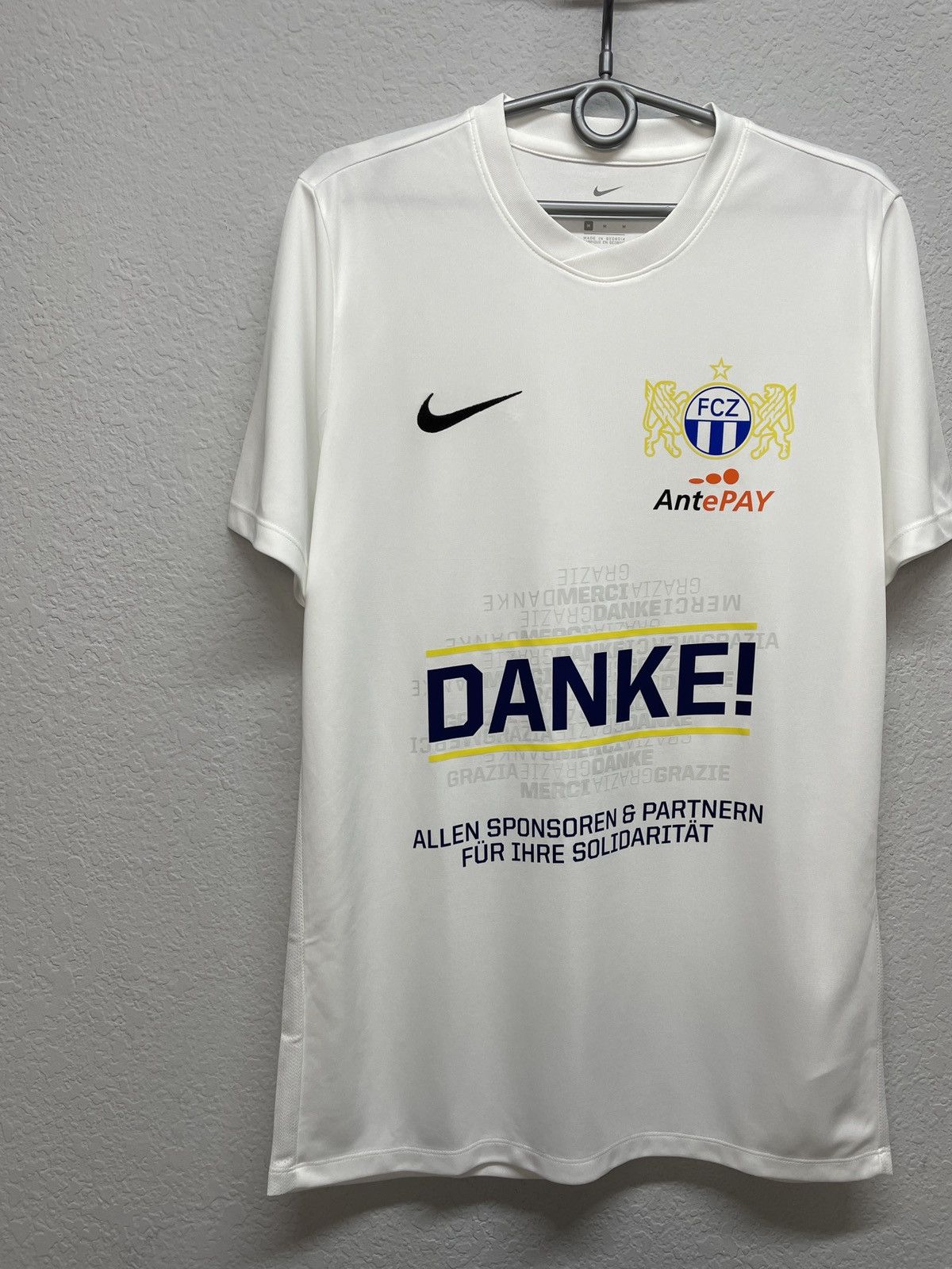 Vintage Vintage Nike FC Zurich Home Football Jersey Blockcore Tee Size US M / EU 48-50 / 2 - 6 Thumbnail