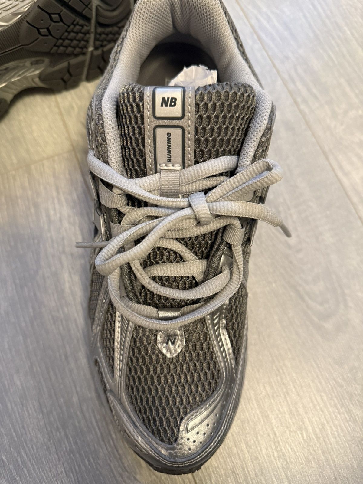 New Balance New Balance Grey Silver 1906R Mens Streetwear Trainers 9.5 Size US 9.5 / EU 42-43 - 9 Thumbnail