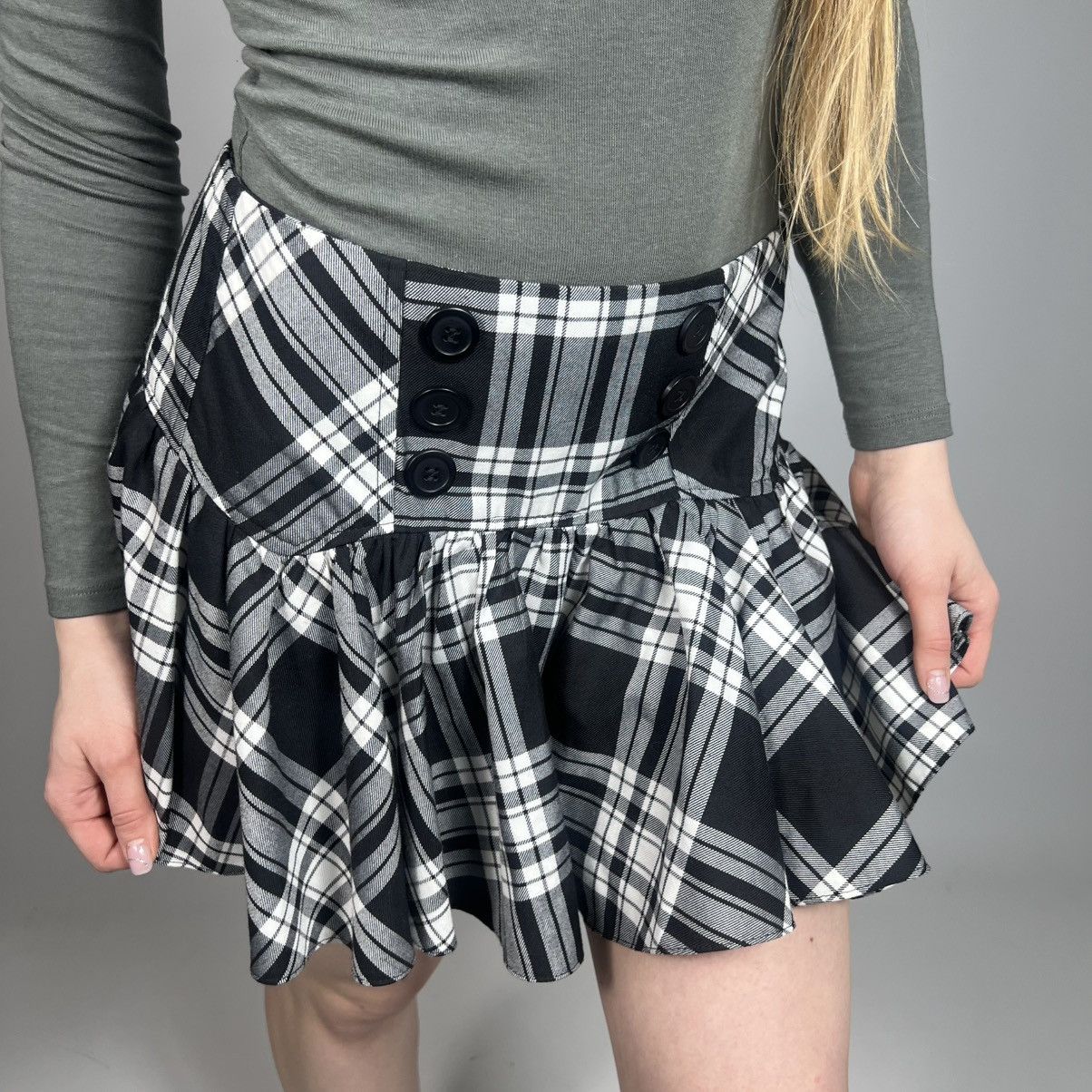 Japanese Brand Vintage Y2K Flared Sexy Checked Retro 90s Style Mini Skirt Size 27" / US 4 / IT 40 - 3 Thumbnail
