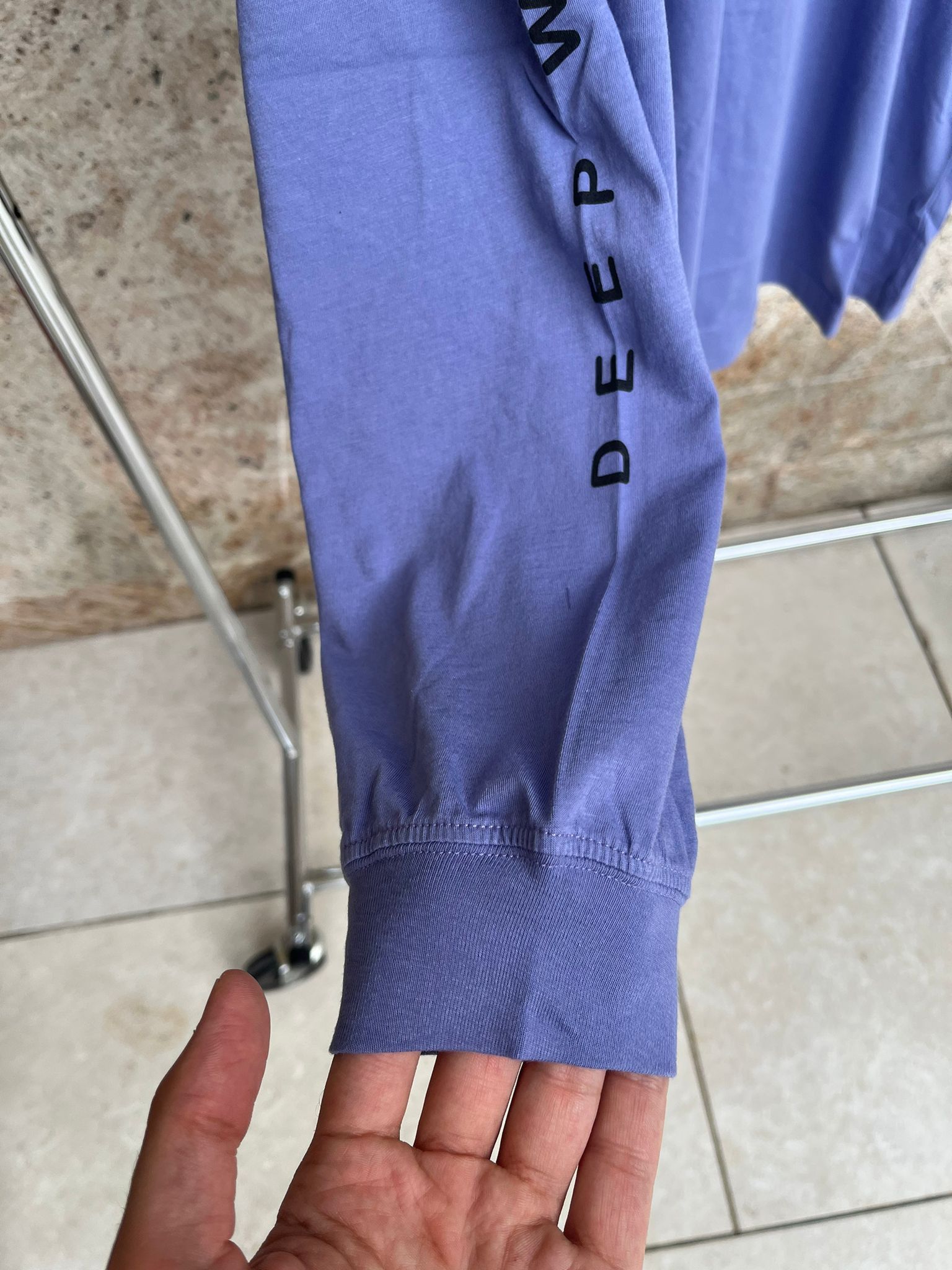 Vetements Surfer Logo T-Shirt LS in Violet Size US M / EU 48-50 / 2 - 12 Thumbnail