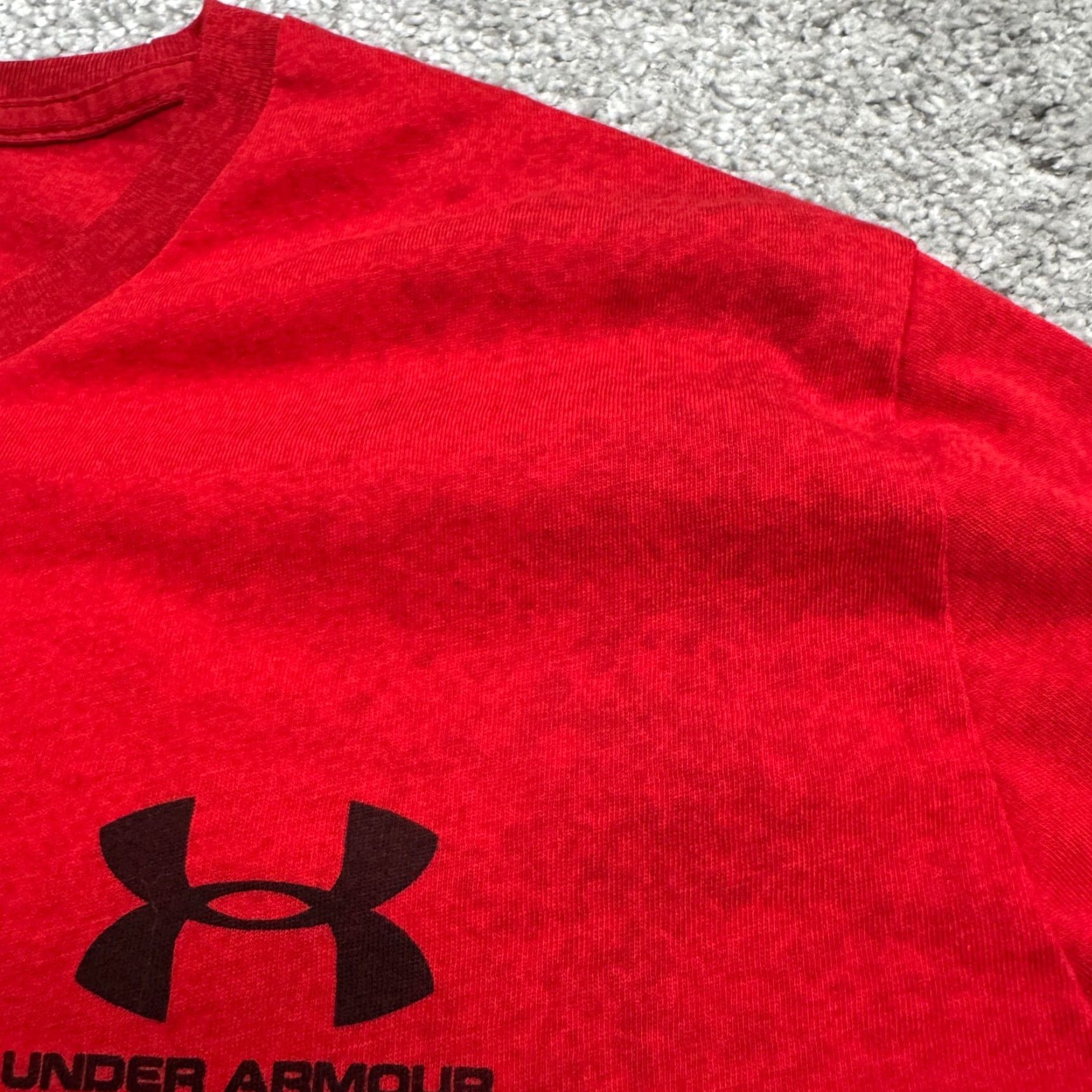 Under Armour Under Armour T-Shirt Mens Small Red Short Sleeve Crew Neck Active Tee - Loose Fit, Casual, Sports, Athleisure, Running, Gym & Training Size US S / EU 44-46 / 1 - 7 Thumbnail