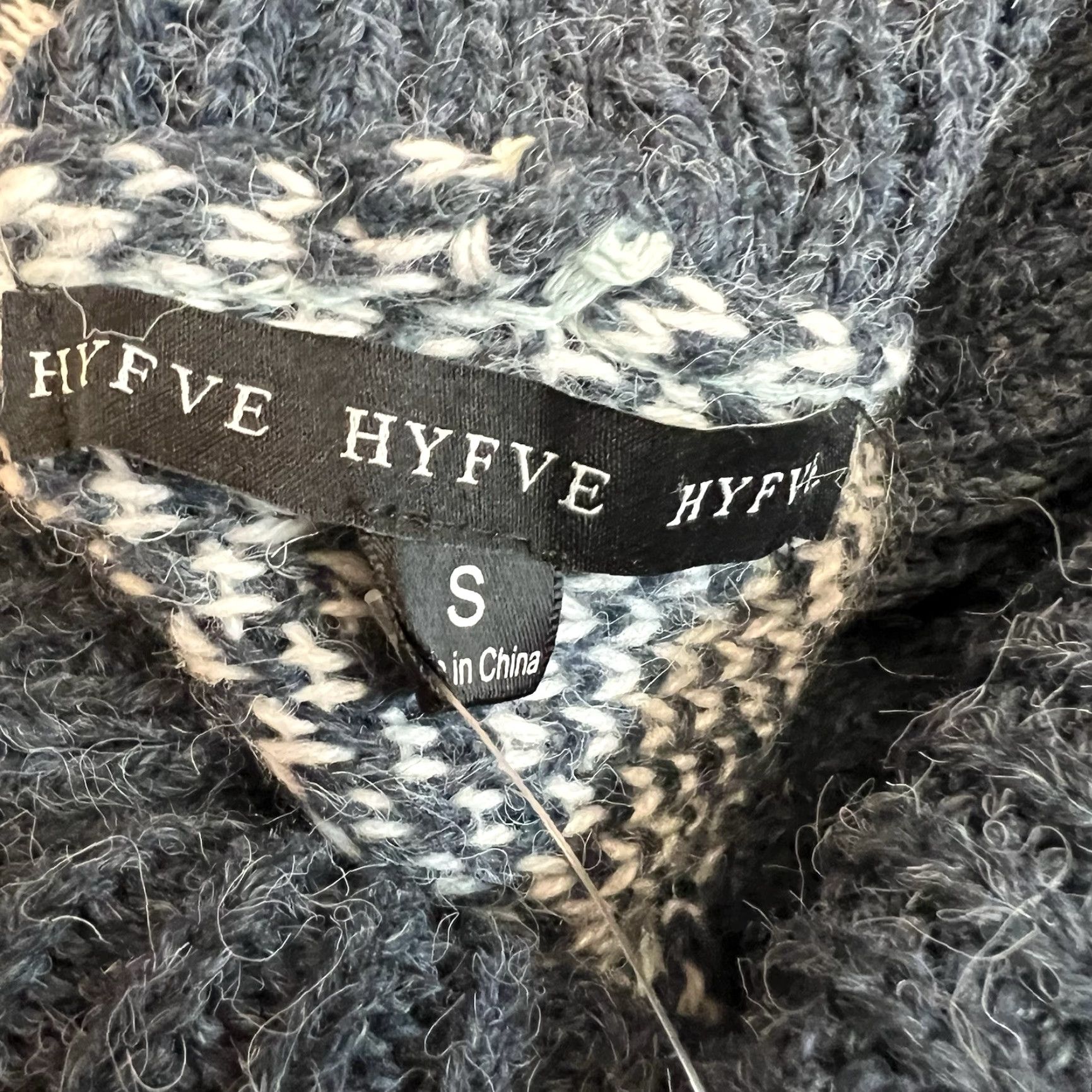 Vintage Buckle Cowl Neck Cropped Sweater Womens Size S Blue/Gray Size S / US 4 / IT 40 - 7 Thumbnail