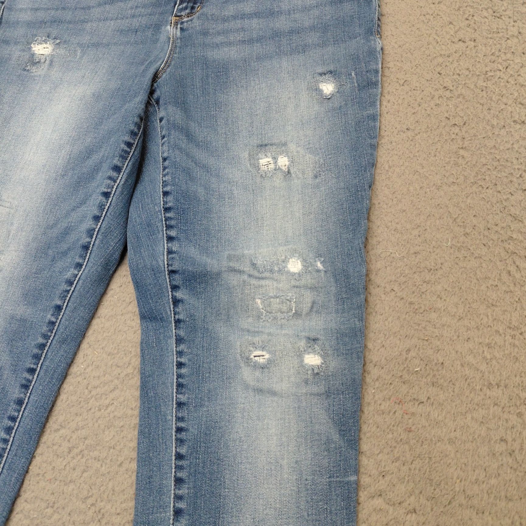 Vintage Chico's The Platinum Jegging Jeans Women’s Size 1 Blue Distressed 30X29 Stretch Regular Denim Medium Wash 5-Pocket Womens Jeans Size 25" / US 0 / IT 36 - 3 Thumbnail