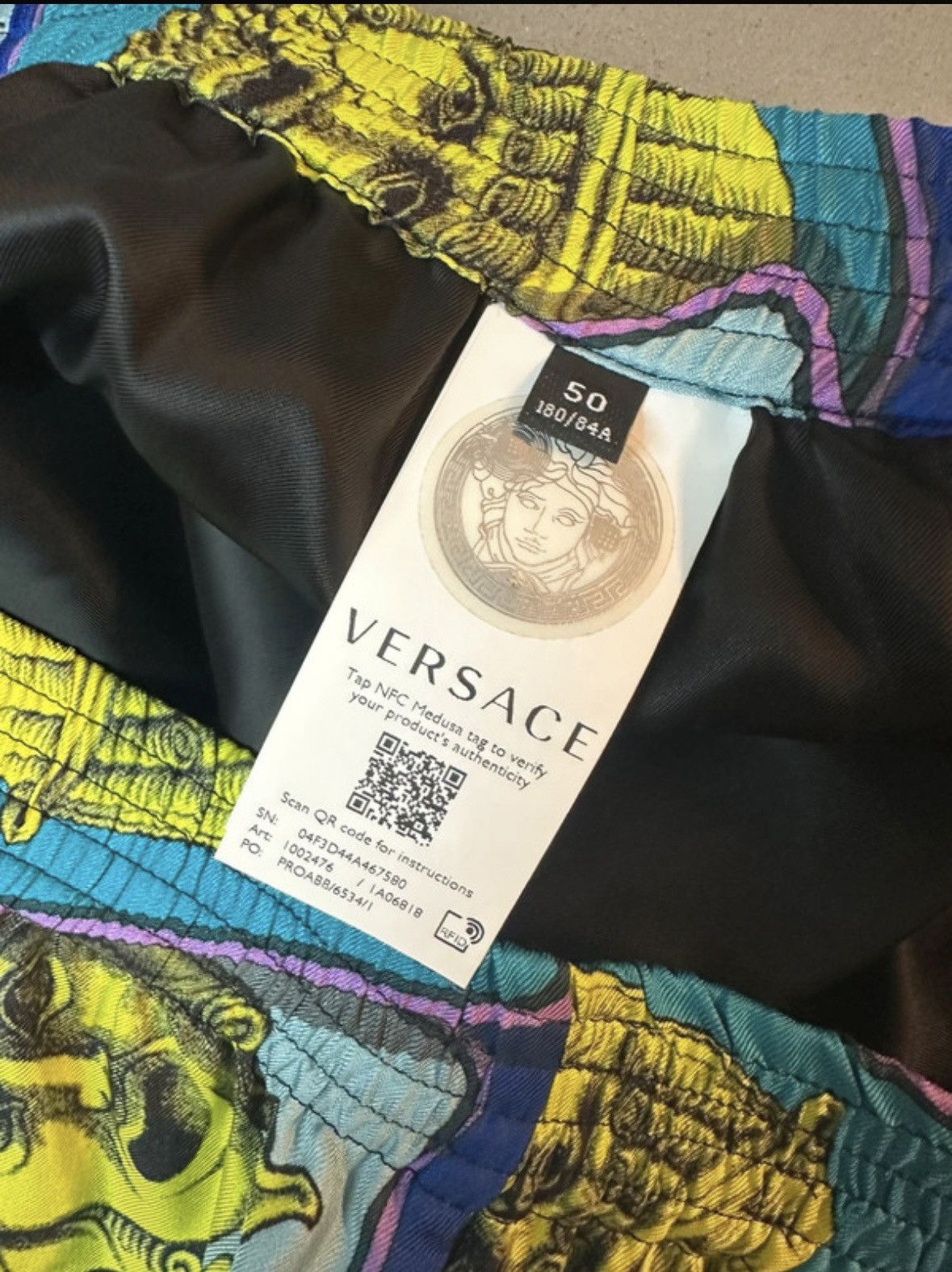 Versace Versace Le Maschere print silk shorts Size US 44 / EU 60 - 6 Thumbnail
