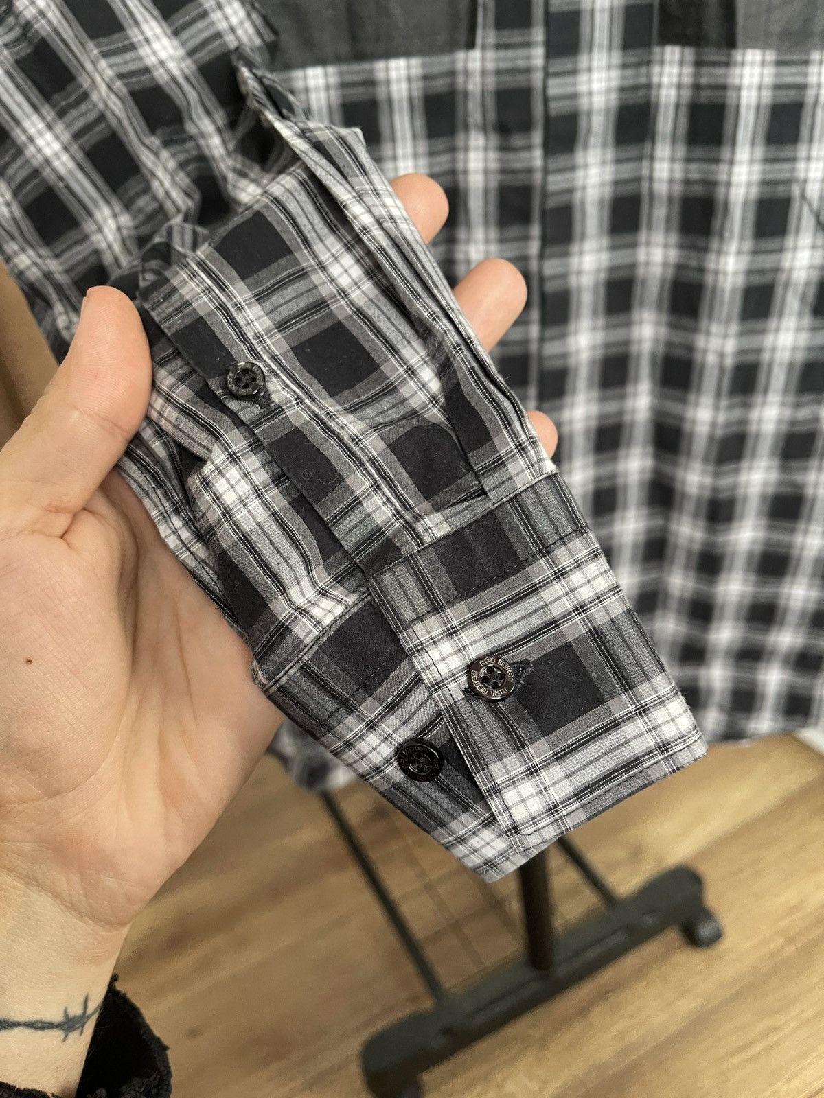 Neil Barrett Neil Barrett Shirt Button Up Long Sleeve Size US S / EU 44-46 / 1 - 10 Thumbnail