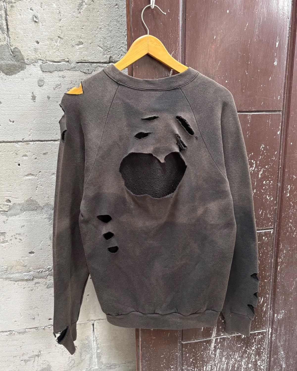 Vintage Sun Faded Thrashed Sweatshirt 80s Size US S / EU 44-46 / 1 - 2 Thumbnail