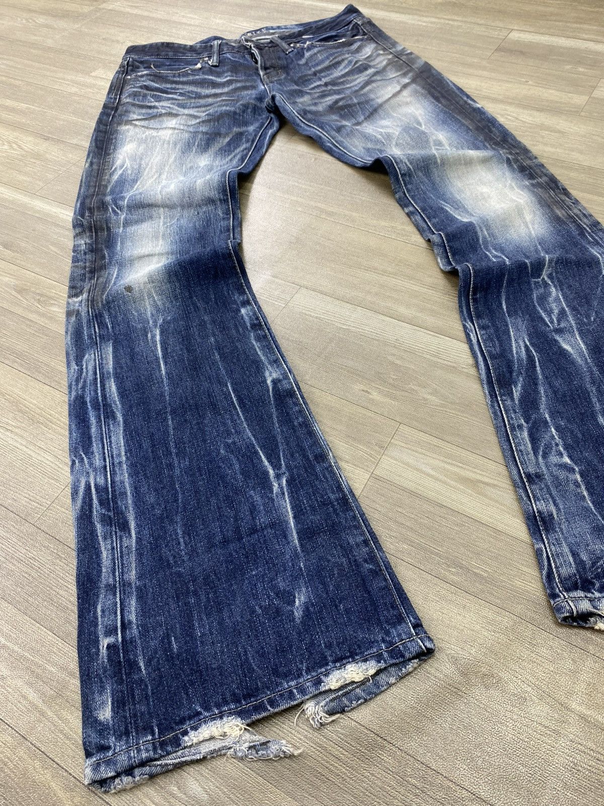 If Six Was Nine 2000s Fuga Cavarize Clawmarks Distressed Faded Flared Jeans Size US 32 / EU 48 - 2 Thumbnail
