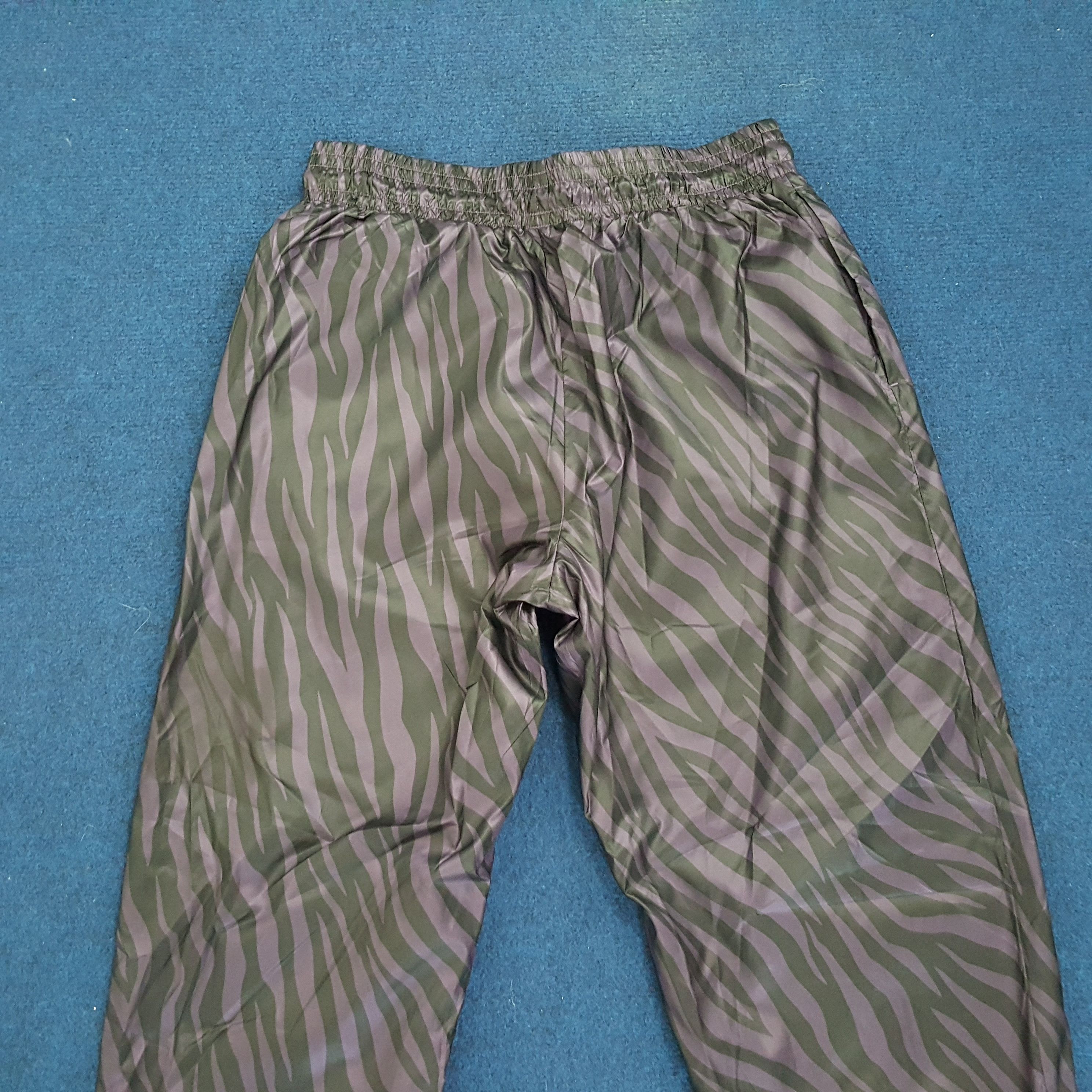 Nike × Vintage Vintage Nike Swoosh Outdoor Sportswear Size US 28 / EU 44 - 2 Thumbnail