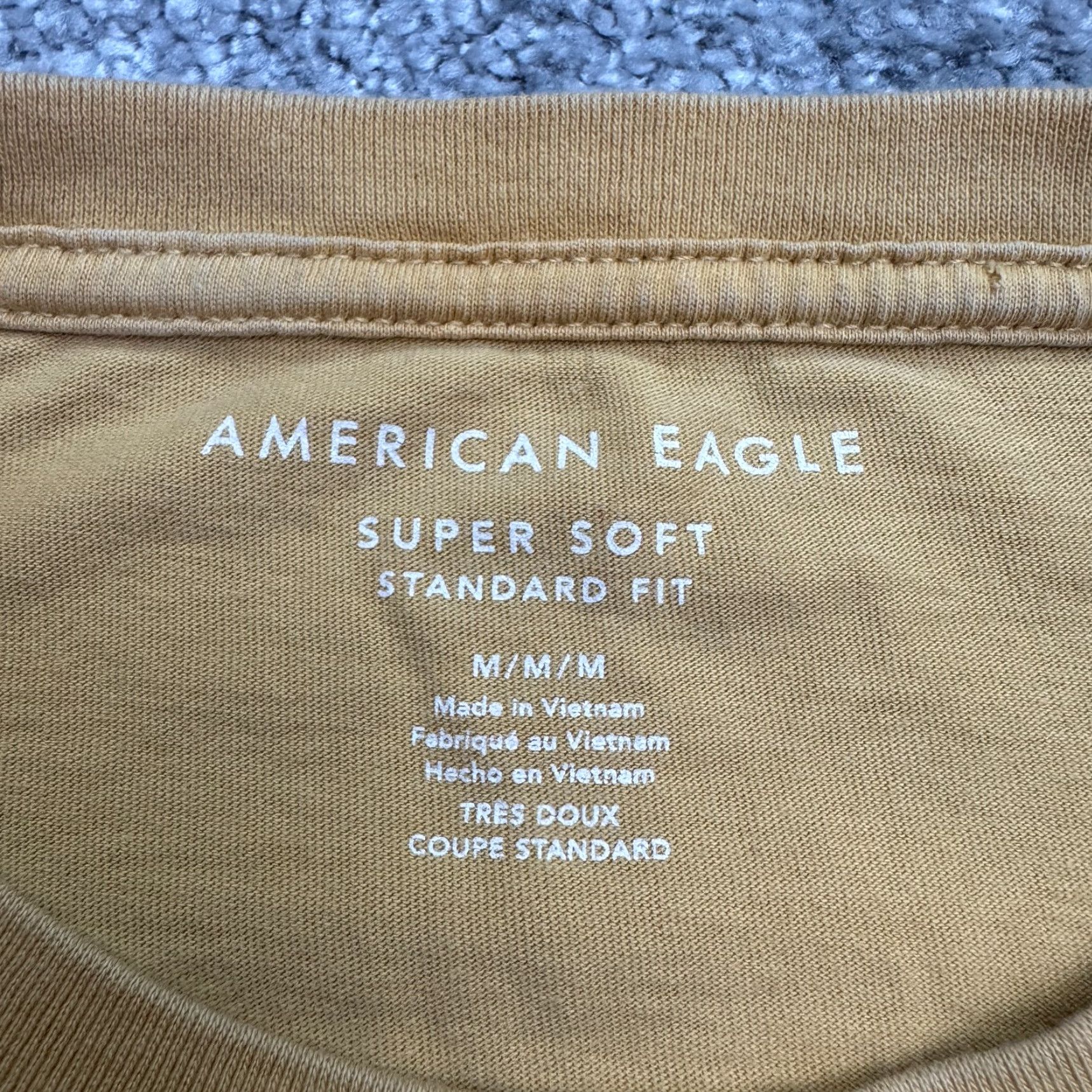 American Eagle Outfitters American Eagle T-Shirt Mens Medium Yellow Super Soft Standard Fit Long Sleeve Size US M / EU 48-50 / 2 - 5 Thumbnail