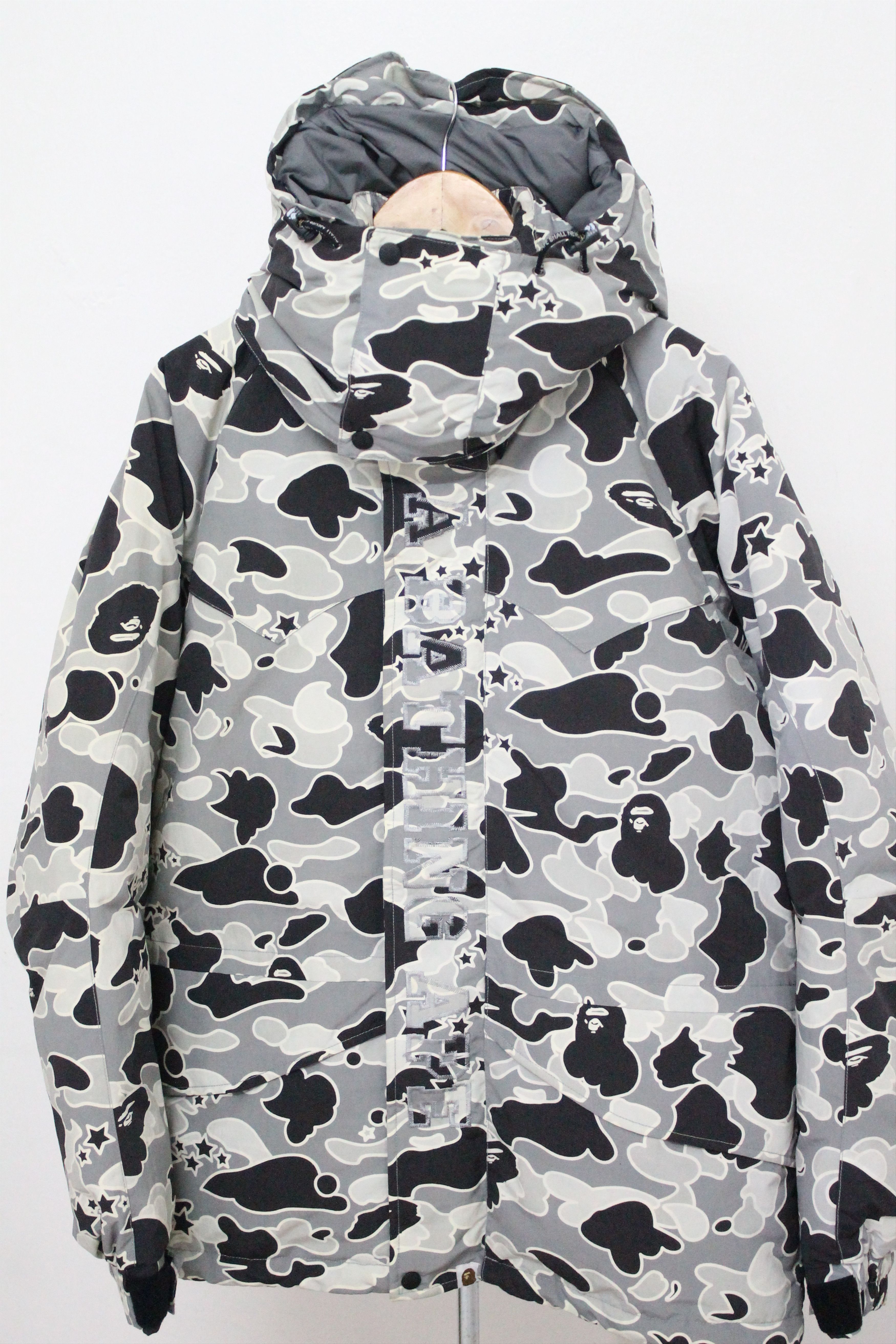 Bape Vintage OG BAPE Camouflage Snowboard Jacket Size US L / EU 52-54 / 3 - 3 Thumbnail