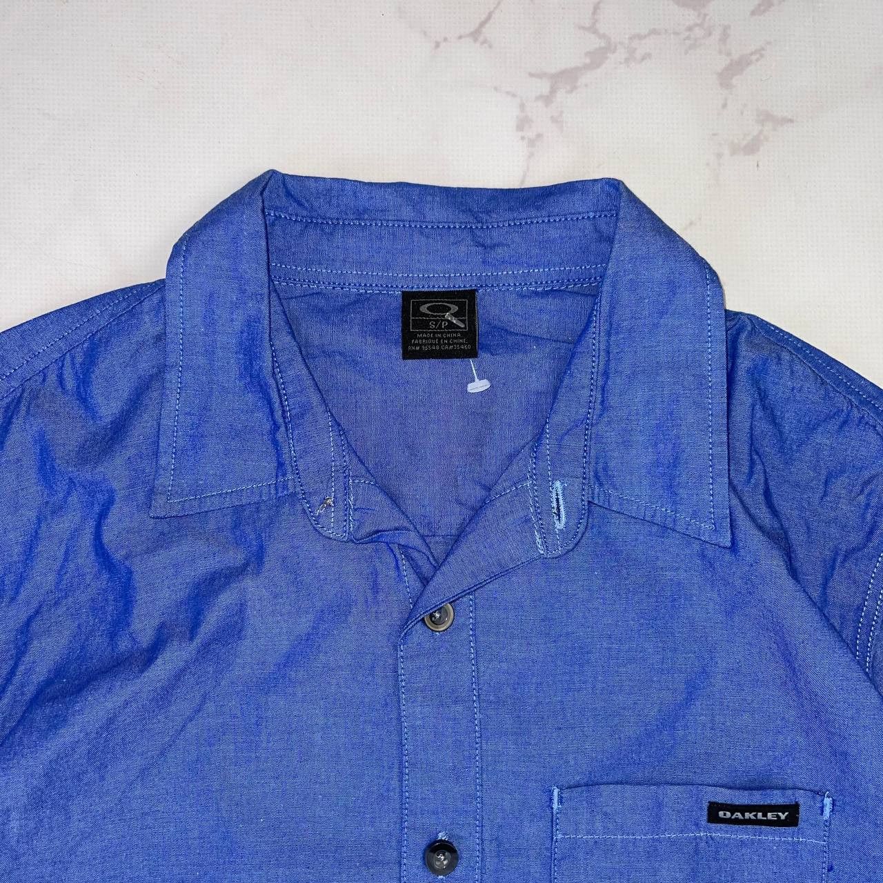 Oakley Oakley Shirts Vintage Basic streetwear Small Logo Size S Size US S / EU 44-46 / 1 - 6 Thumbnail