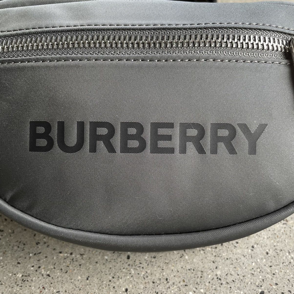Burberry Burberry Nylon Waist Bag Grey Size ONE SIZE - 3 Thumbnail