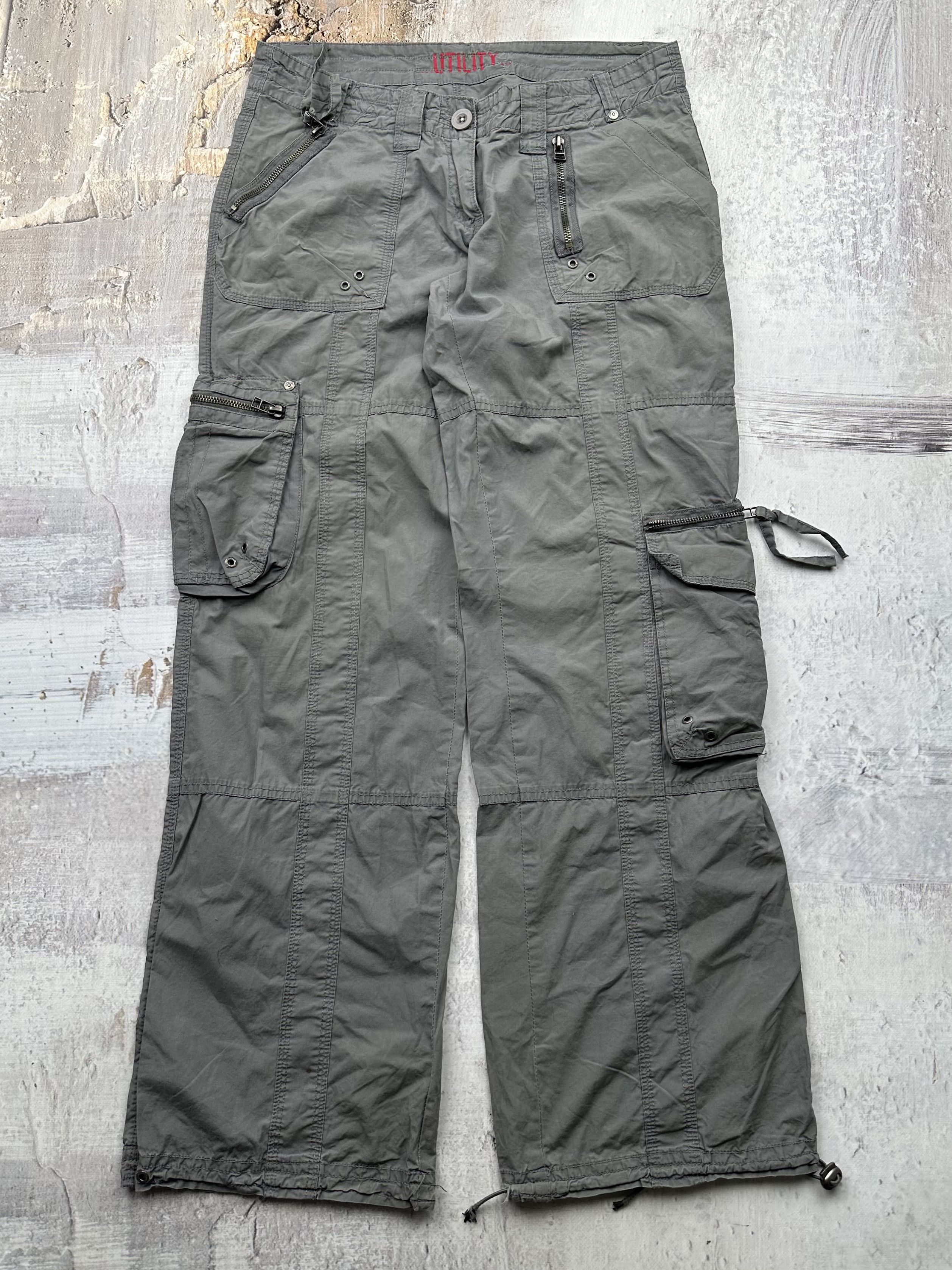 image of Avant Garde Vintage Wide Cargo Pants in Grey, Men's (Size 30)