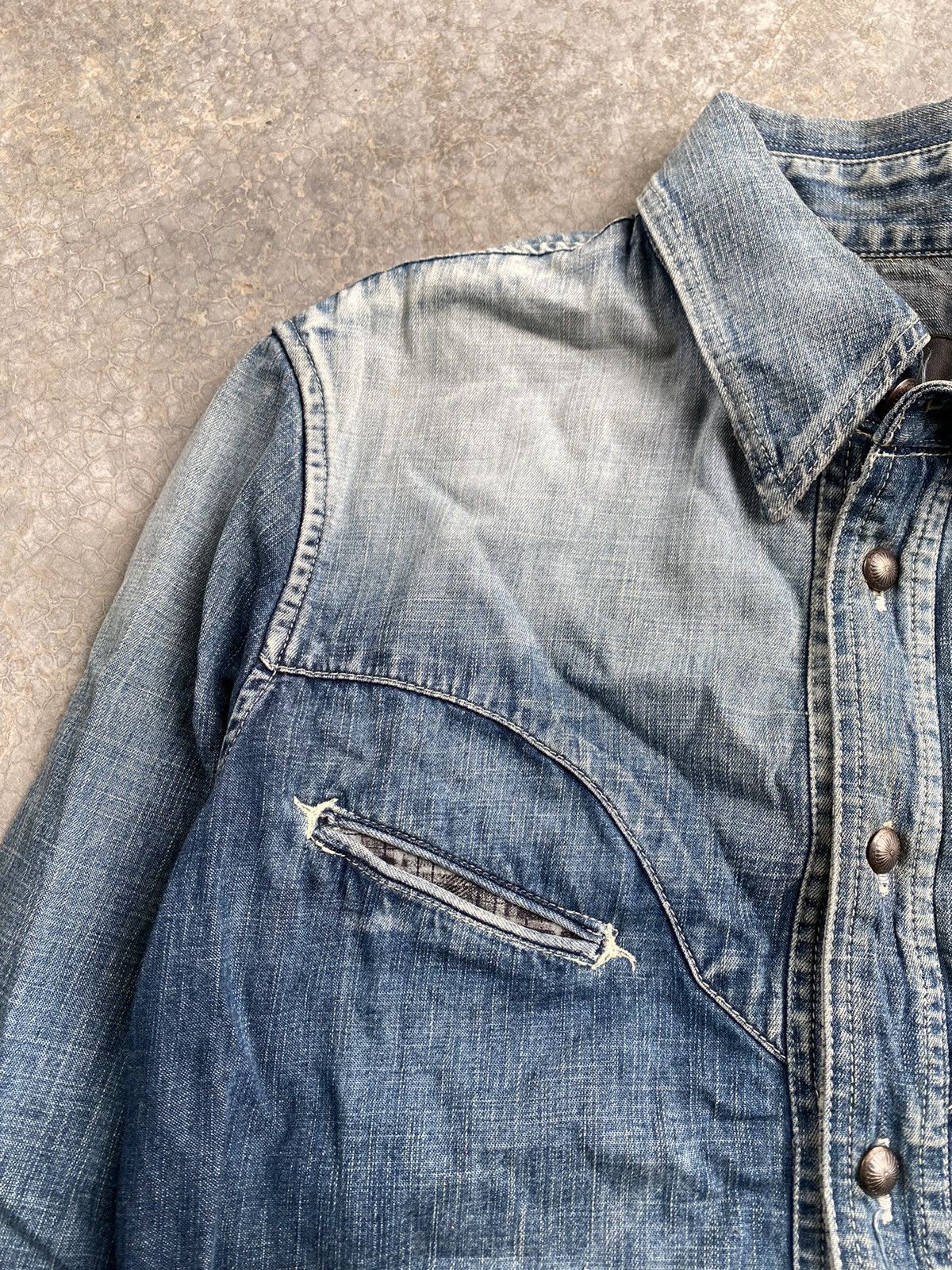 Isamu Katayama Backlash Isamu Katayama Backlash wash western denim shirt Size US S / EU 44-46 / 1 - 6 Thumbnail