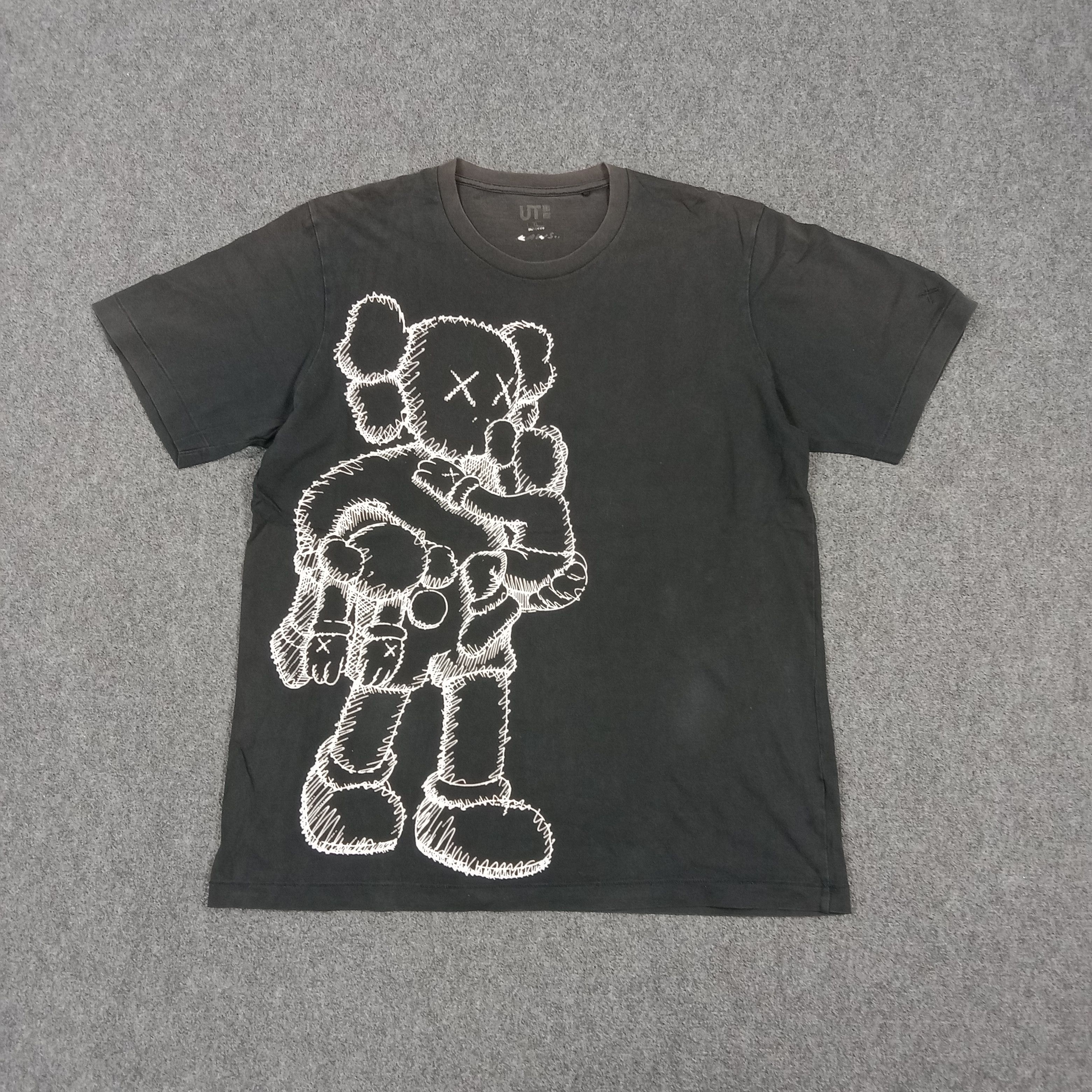 Kaws UT x KAWS Big Printed Tshirt C294N40 Size US L / EU 52-54 / 3 - 1 Thumbnail
