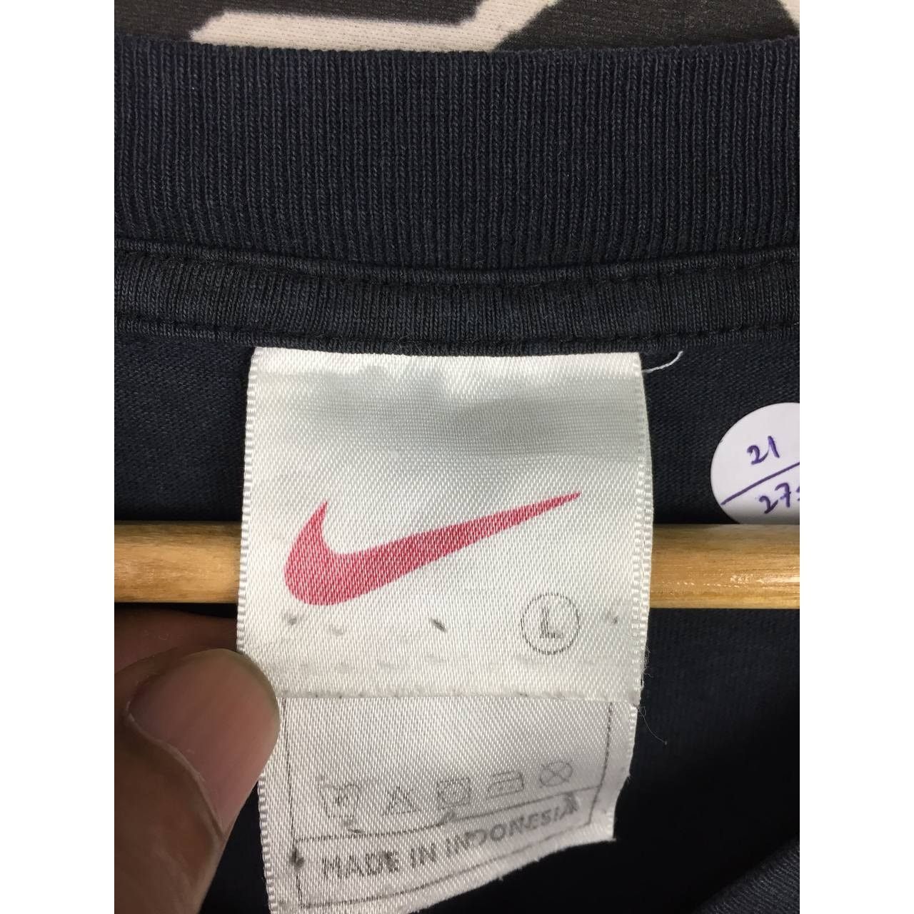 Nike × Vintage Vtg 90s Nike Swoosh Embroidered Logo V-Neck Tee Size US L / EU 52-54 / 3 - 11 Thumbnail