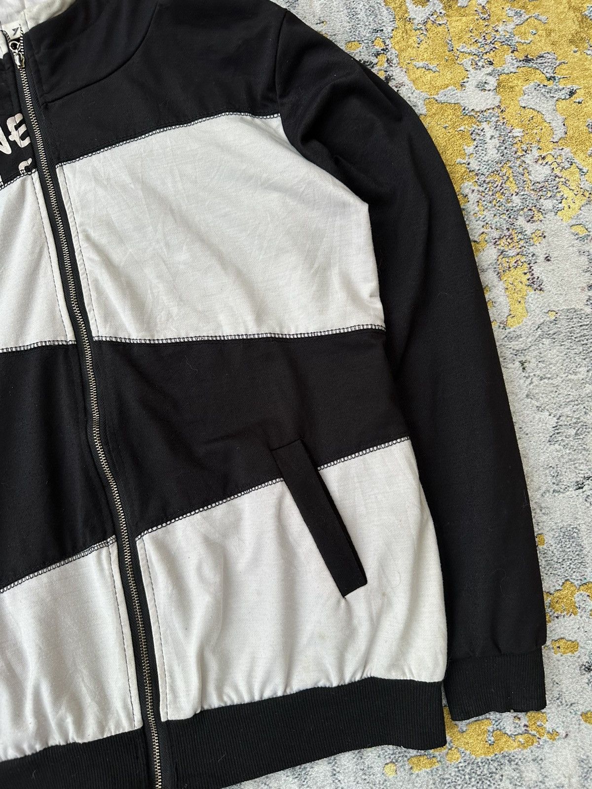 Tornado Mart BLACK WHITE ZIGZAG BRITISH POEM ZIPHOODIE PPFM LGB STYLE Size US M / EU 48-50 / 2 - 5 Thumbnail