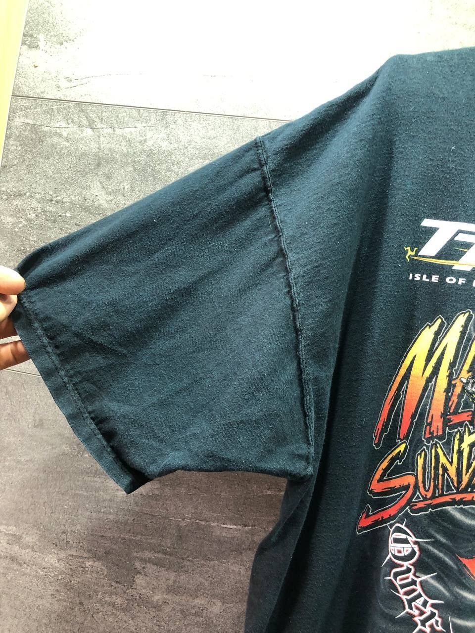 Vintage Vintage Isle of Man 2008 Mad Sunday Racing Moto Tee T-Shirt Size US XXL / EU 58 / 5 - 7 Thumbnail