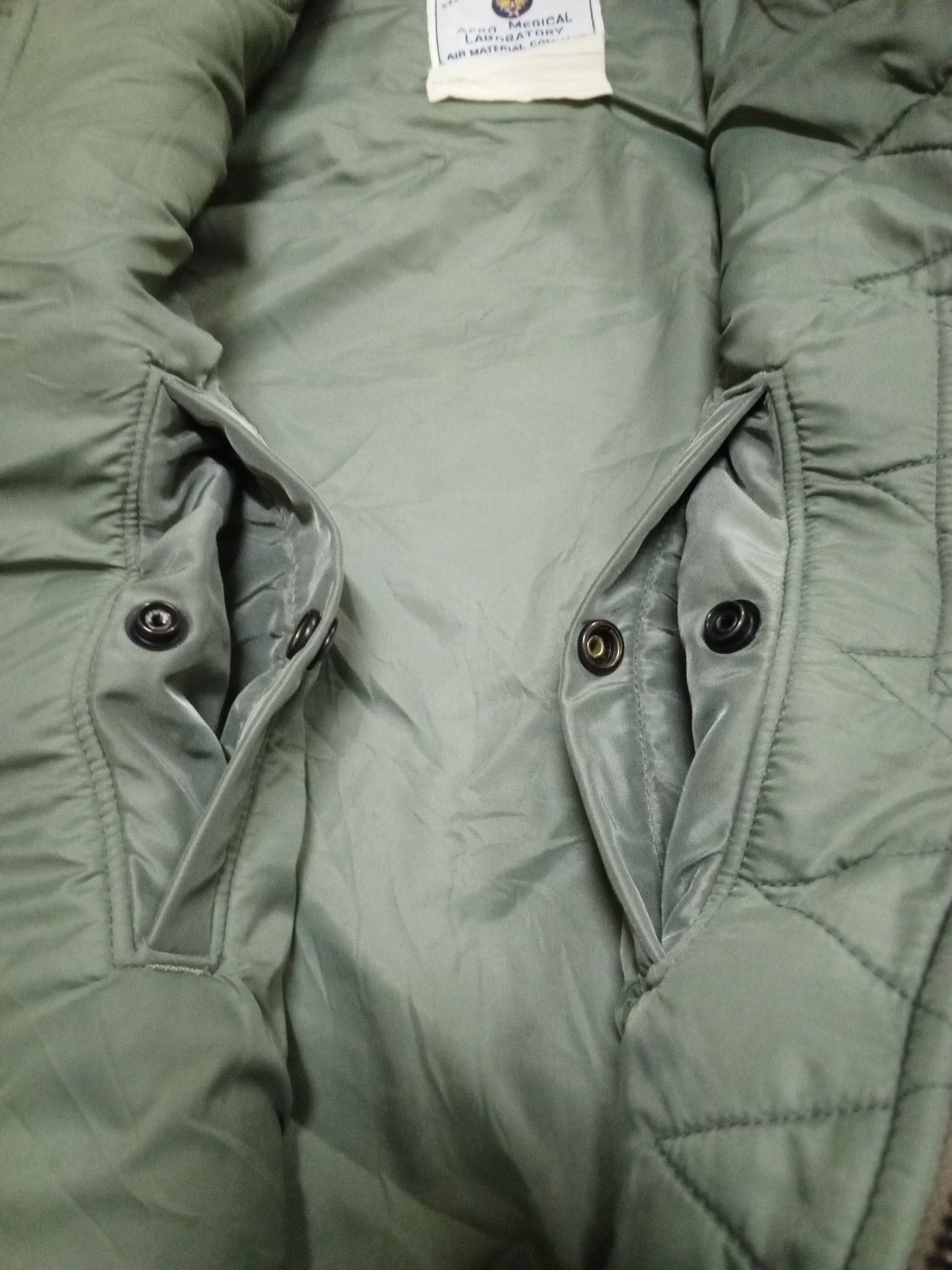 Vintage VINTAGE 90'S MA-1 BOMBER FLIGHT JACKET Size US XL / EU 56 / 4 - 11 Thumbnail