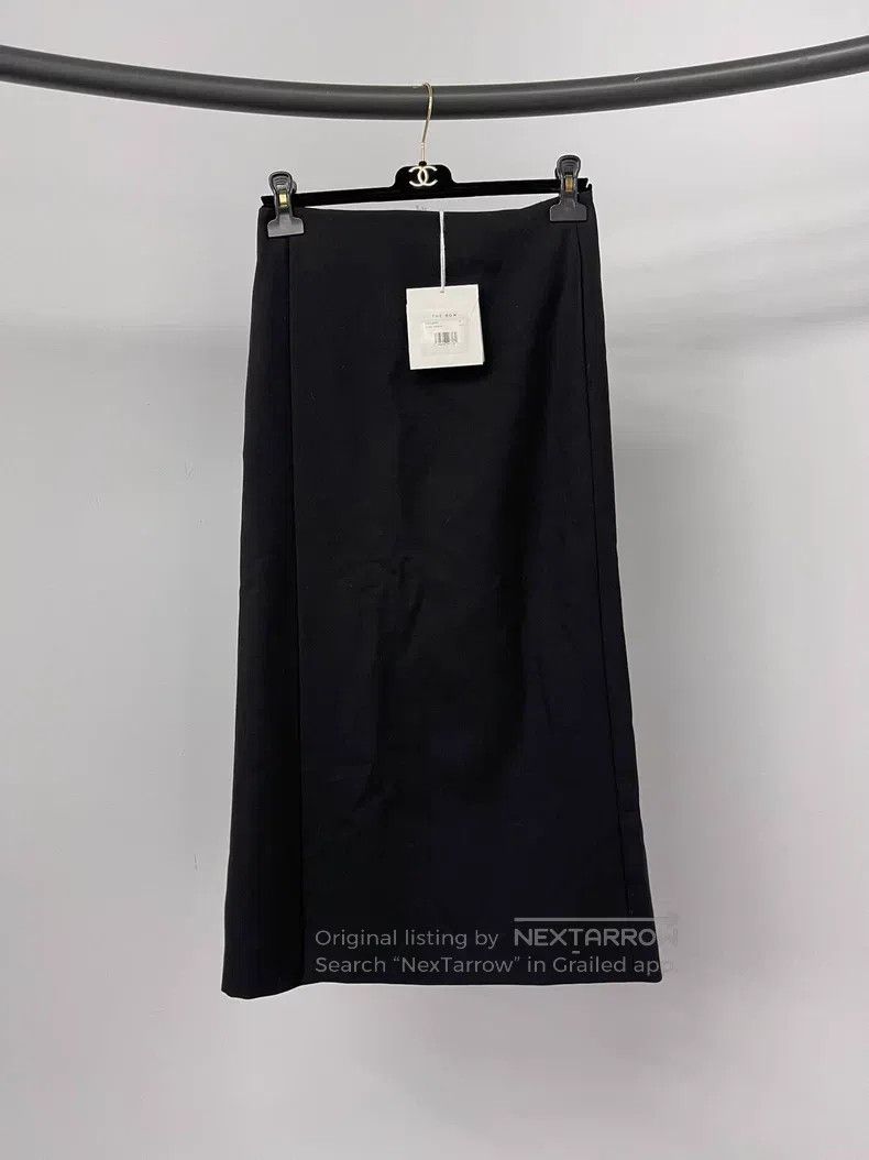 The Row The Row size 0 A slim black wool skirt with a minimalist sl Size 24" / US 00 / IT 34 - 1 Thumbnail