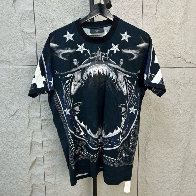 Givenchy Shark mouth short sleeve XS ys00