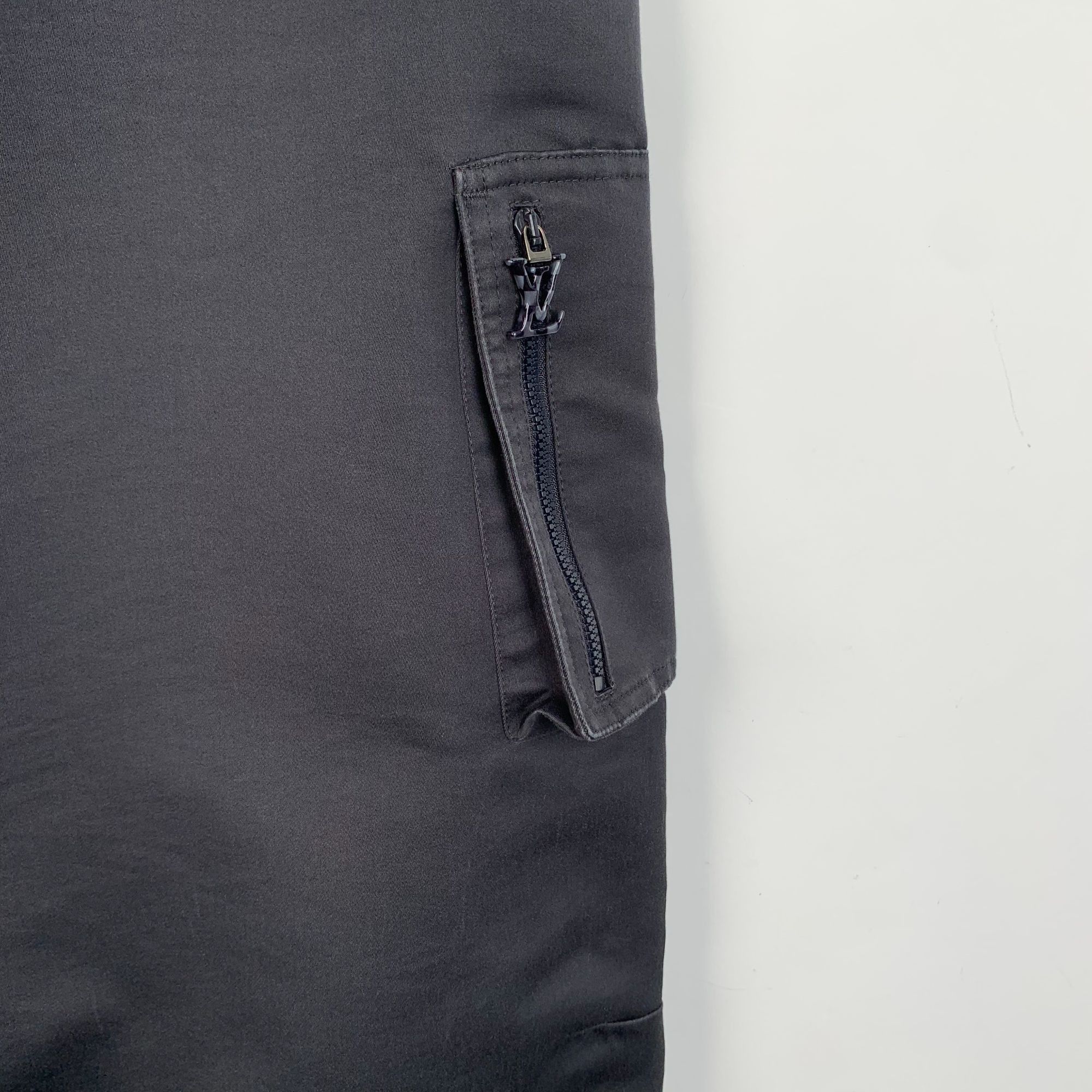 Louis Vuitton Louis Vuitton Black Cargo Pants With Zipper Pockets Size US 40 / EU 56 - 4 Thumbnail