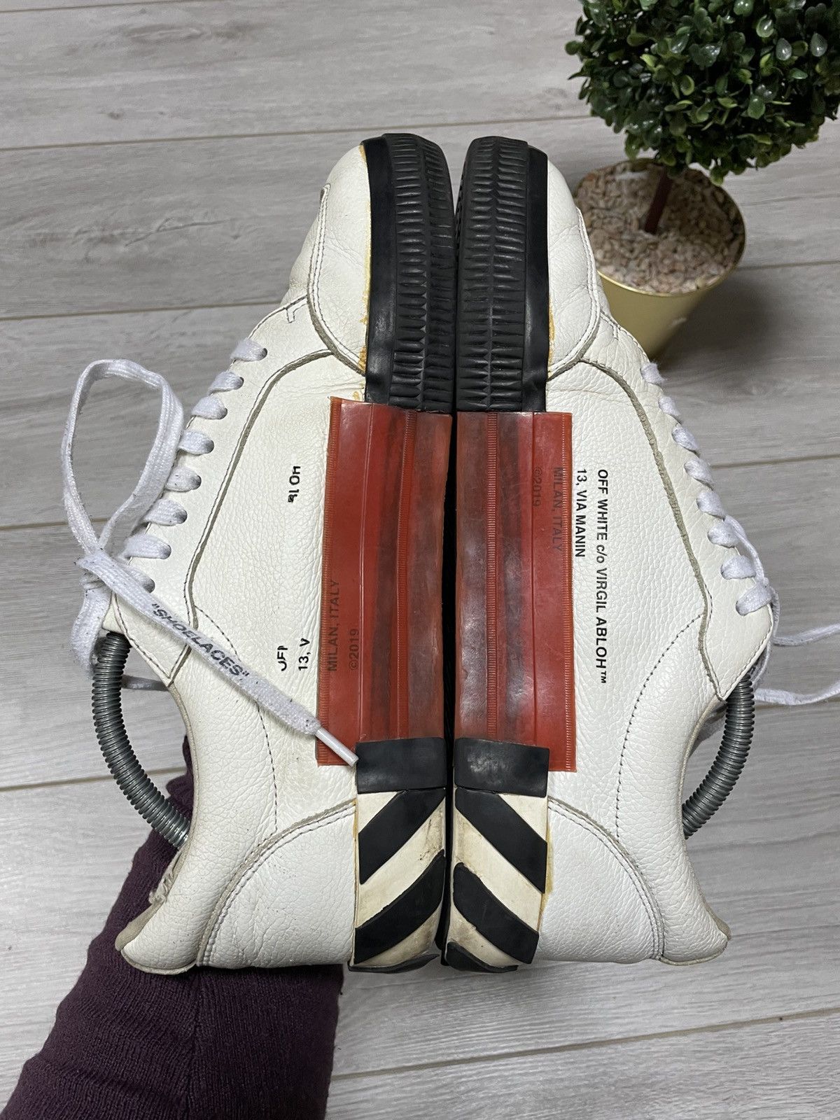 Off-White Off-White leather vulcanized arrows tape sneakers Size US 11 / EU 44 - 7 Thumbnail