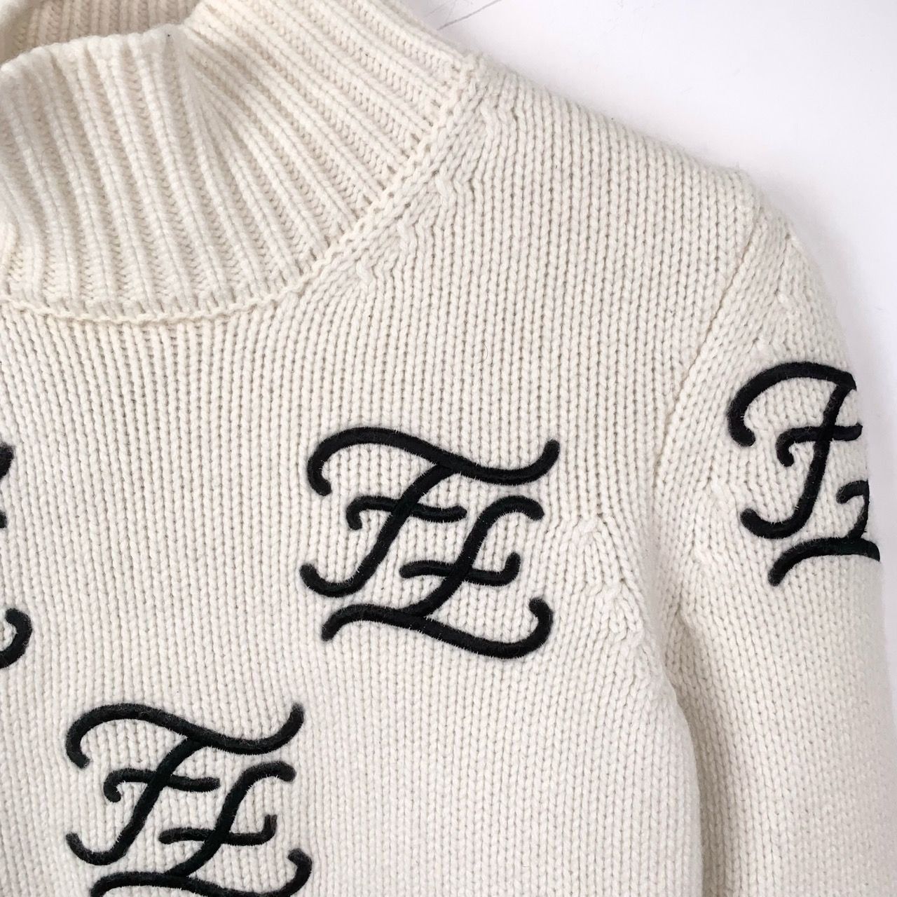 Fendi Fendi Womens White Knit Turtleneck Sweater With Black FF Log Size S / US 4 / IT 40 - 3 Thumbnail