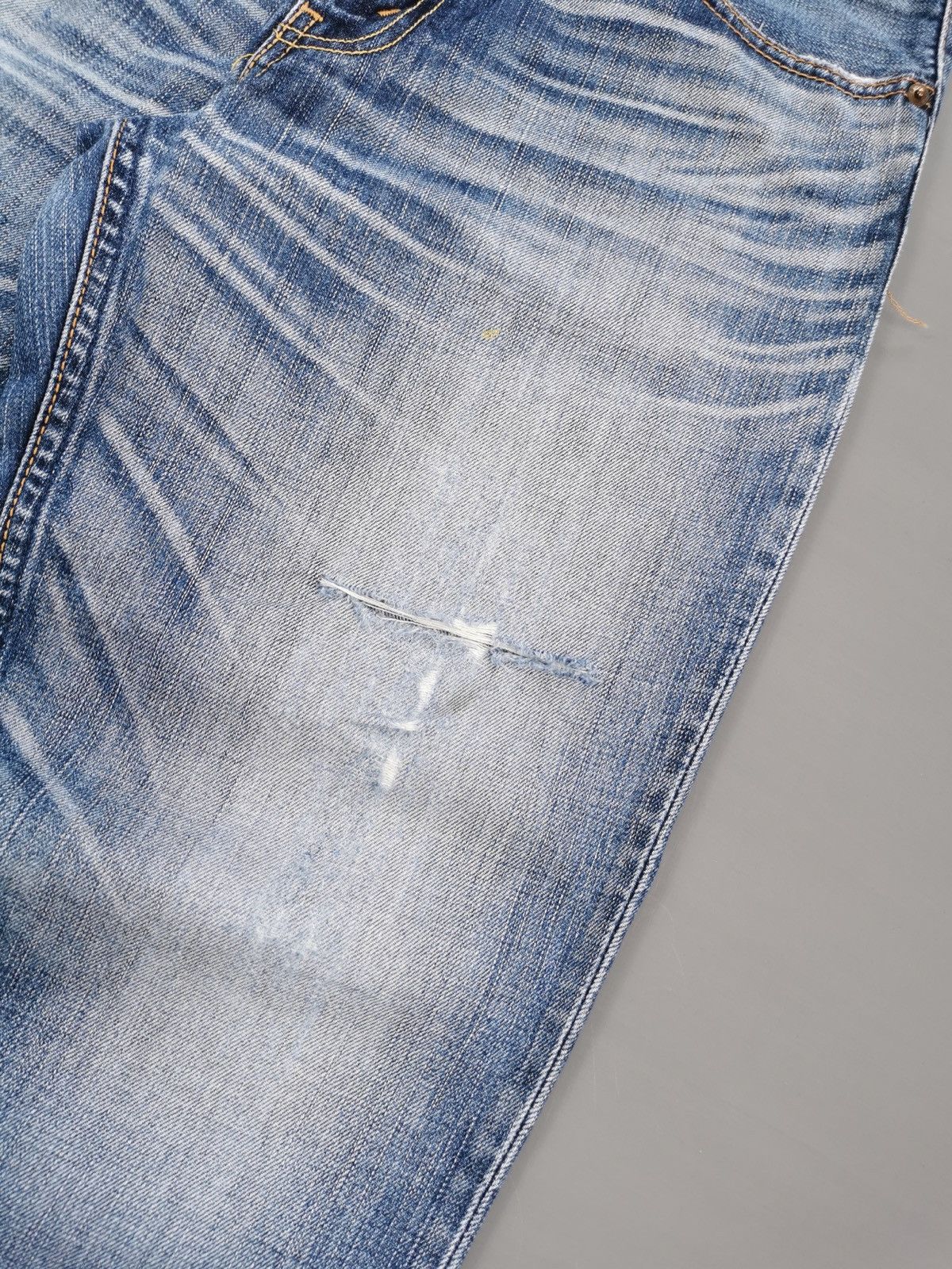 Levi's Vintage Levis 702 Distressed Jeans Size US 32 / EU 48 - 7 Thumbnail