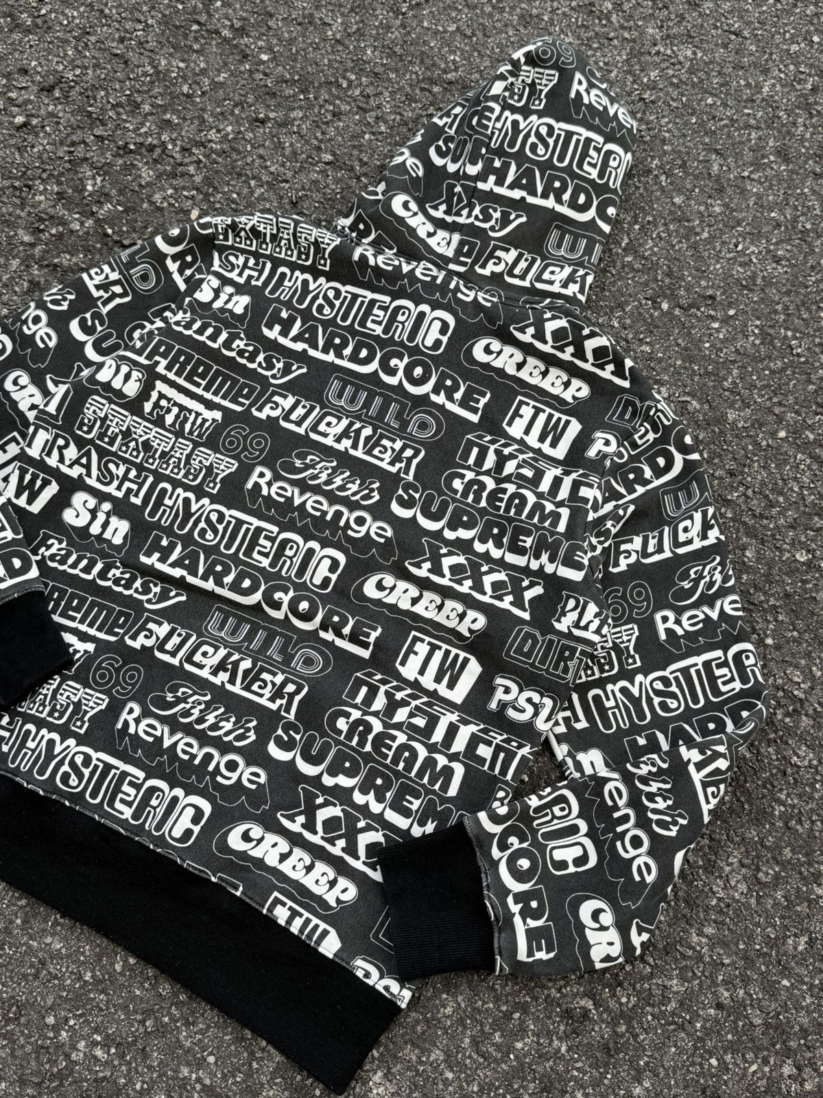 Hysteric Glamour × Supreme Supreme X hysteric glamour Size US M / EU 48-50 / 2 - 5 Thumbnail